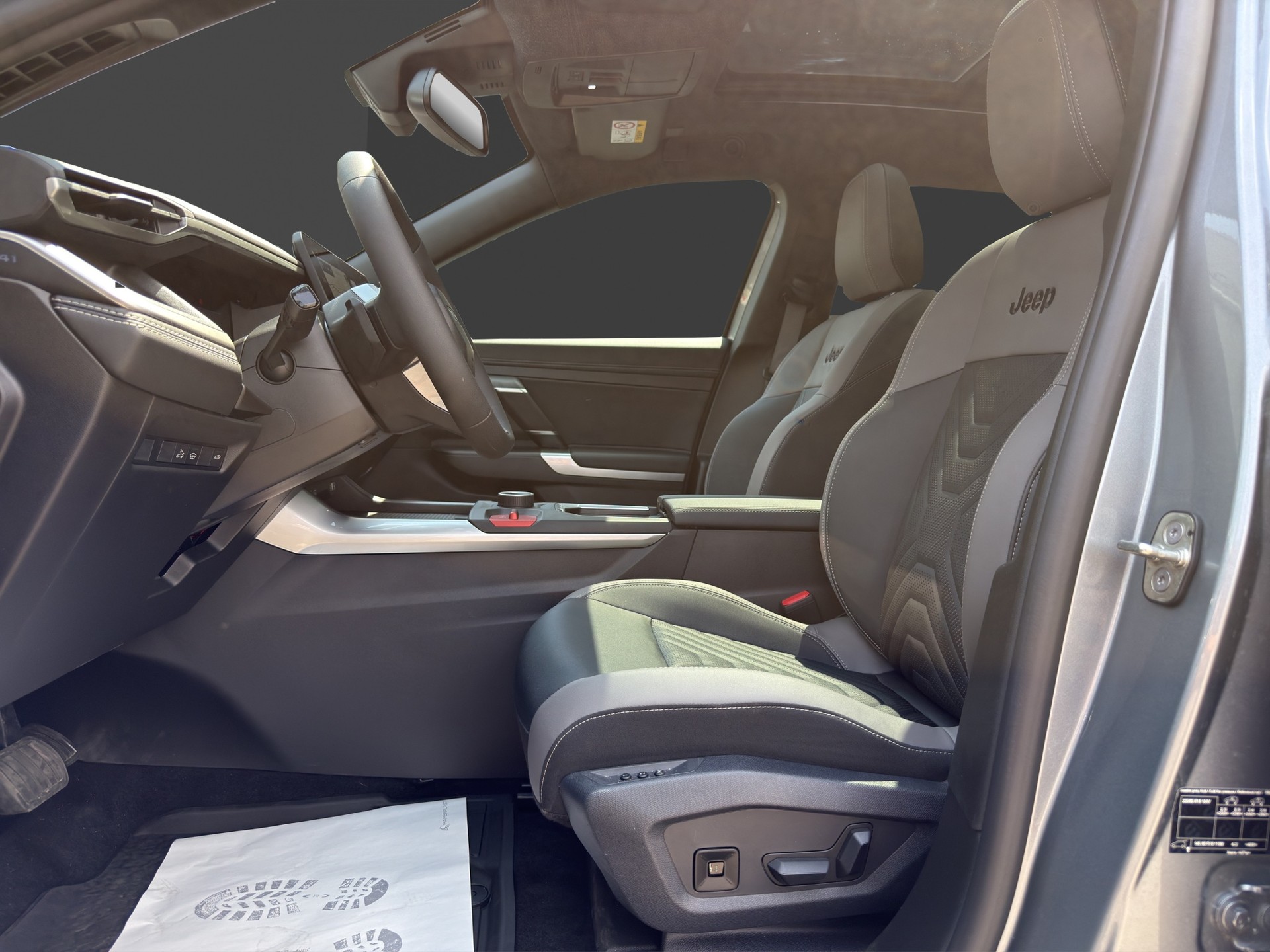 JEEP Compass 1.2 T e-Hybrid First Edition-image-14