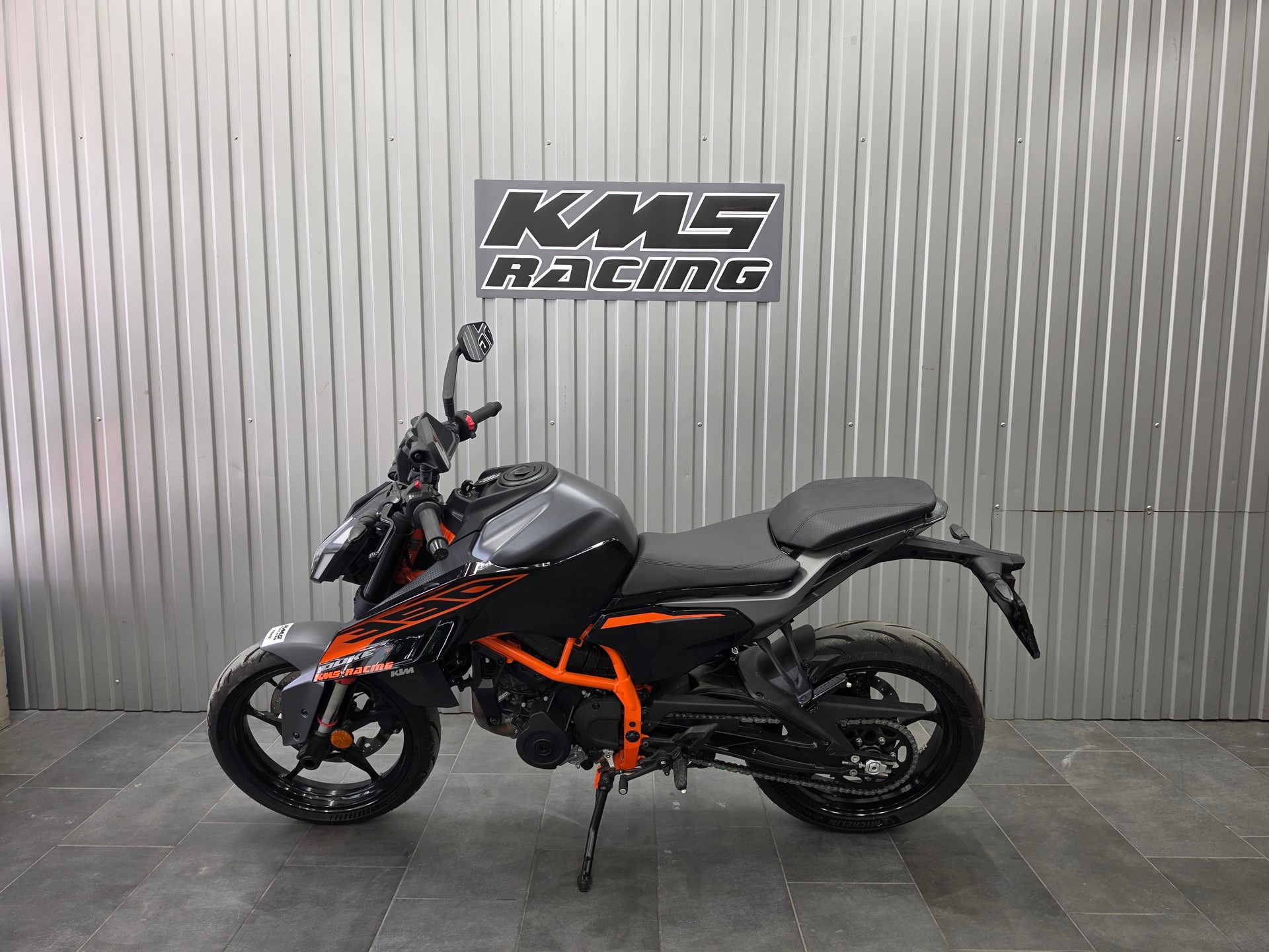 KTM 390 Duke-image-1