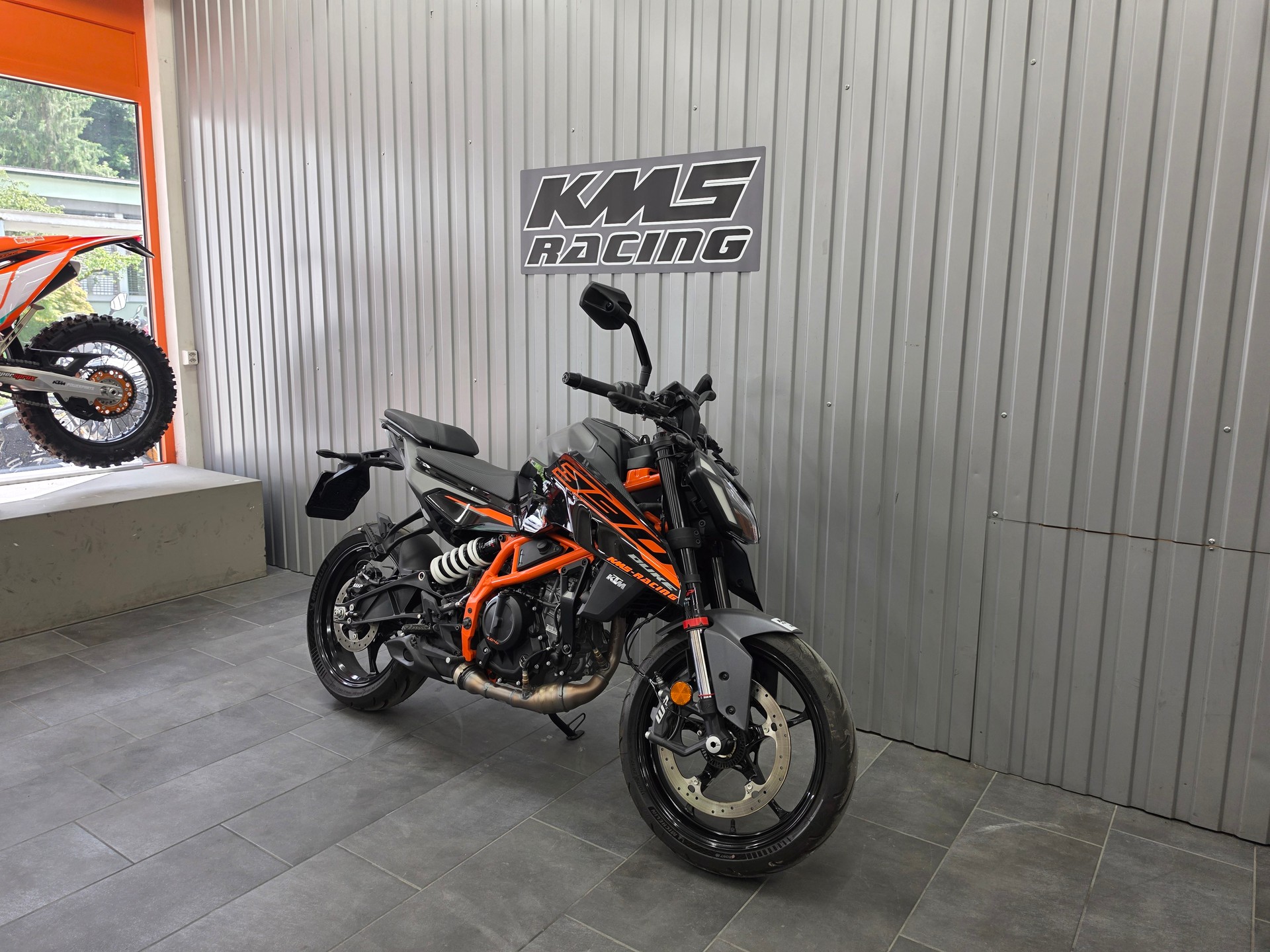 KTM 390 Duke-image-4