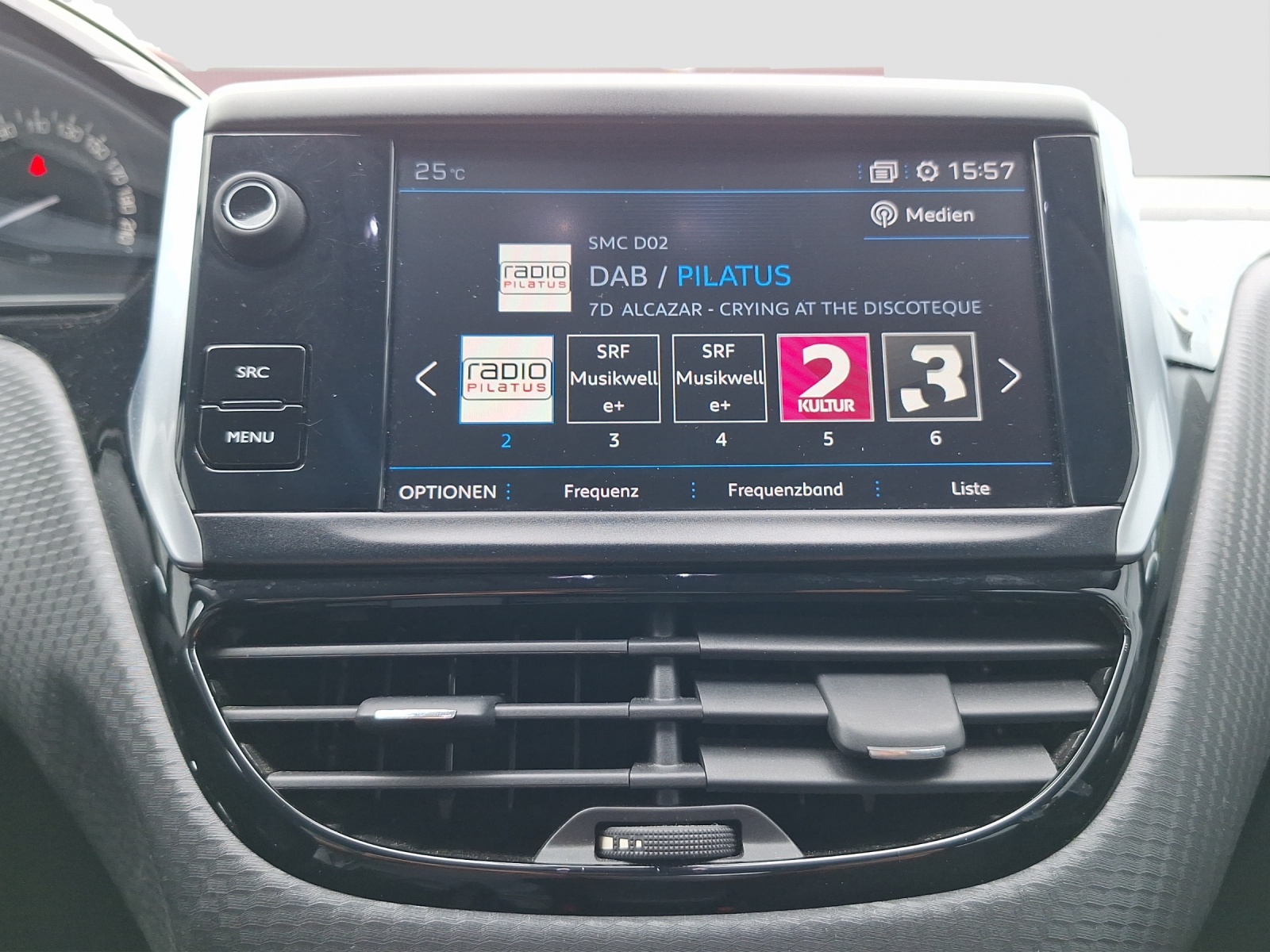 PEUGEOT 208 1.2 PureTech Allure S/S-image-18