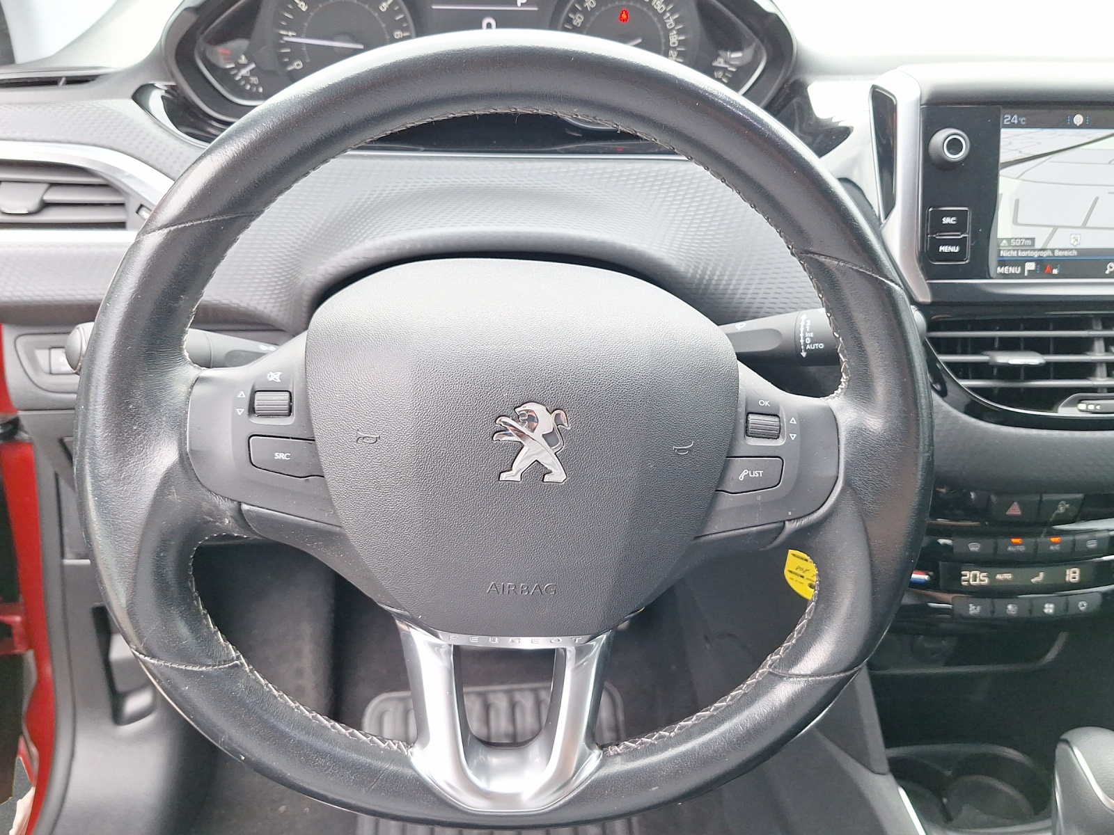 PEUGEOT 208 1.2 PureTech Allure S/S-image-13