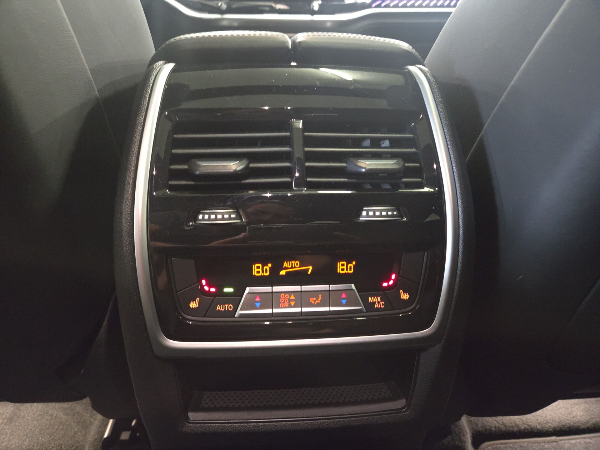 BMW X6M Steptronic M Competition-image-16