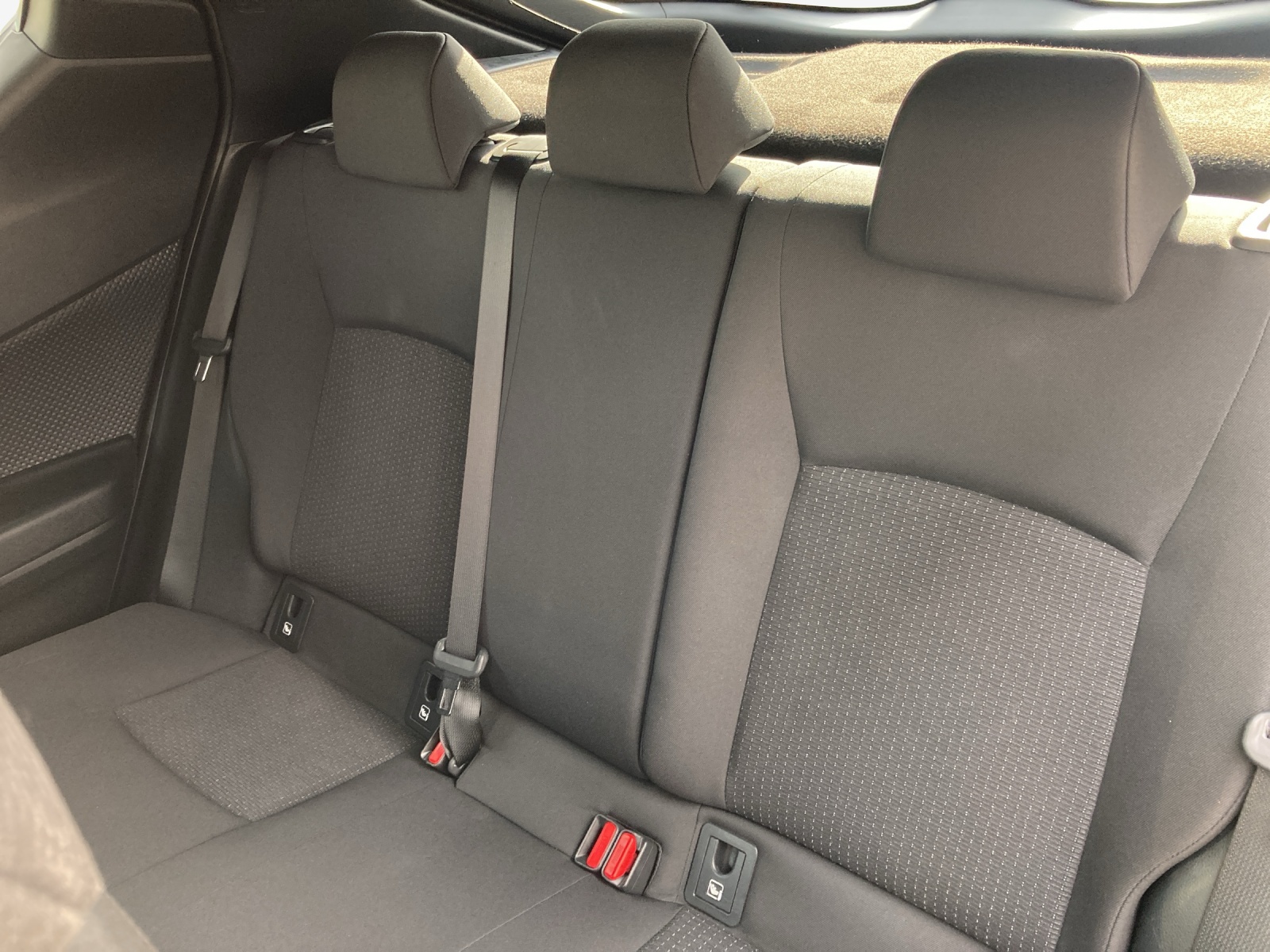TOYOTA C-HR 1.8 HSD CVT Trend-image-11