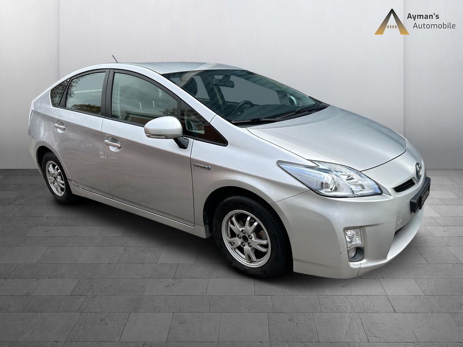 TOYOTA Prius 1.8 16V HSD Luna-image-1