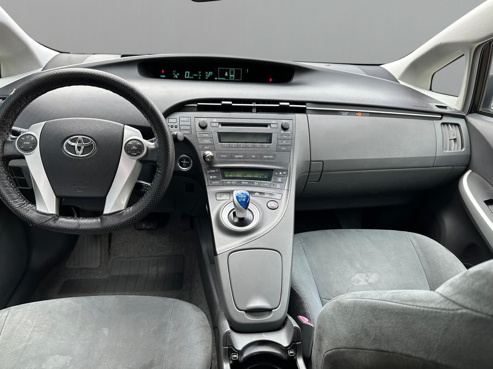 TOYOTA Prius 1.8 16V HSD Luna-image-6
