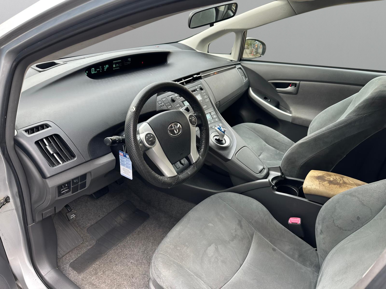 TOYOTA Prius 1.8 16V HSD Luna-image-7