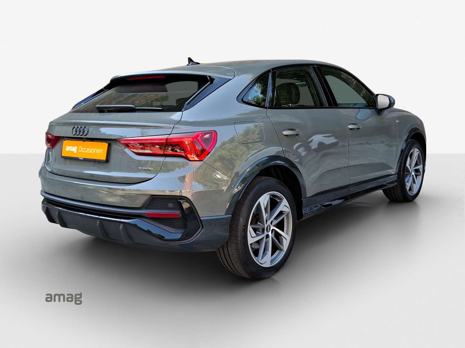 AUDI Q3 Sportback 40 TFSI S line quattro S-tronic-image-4