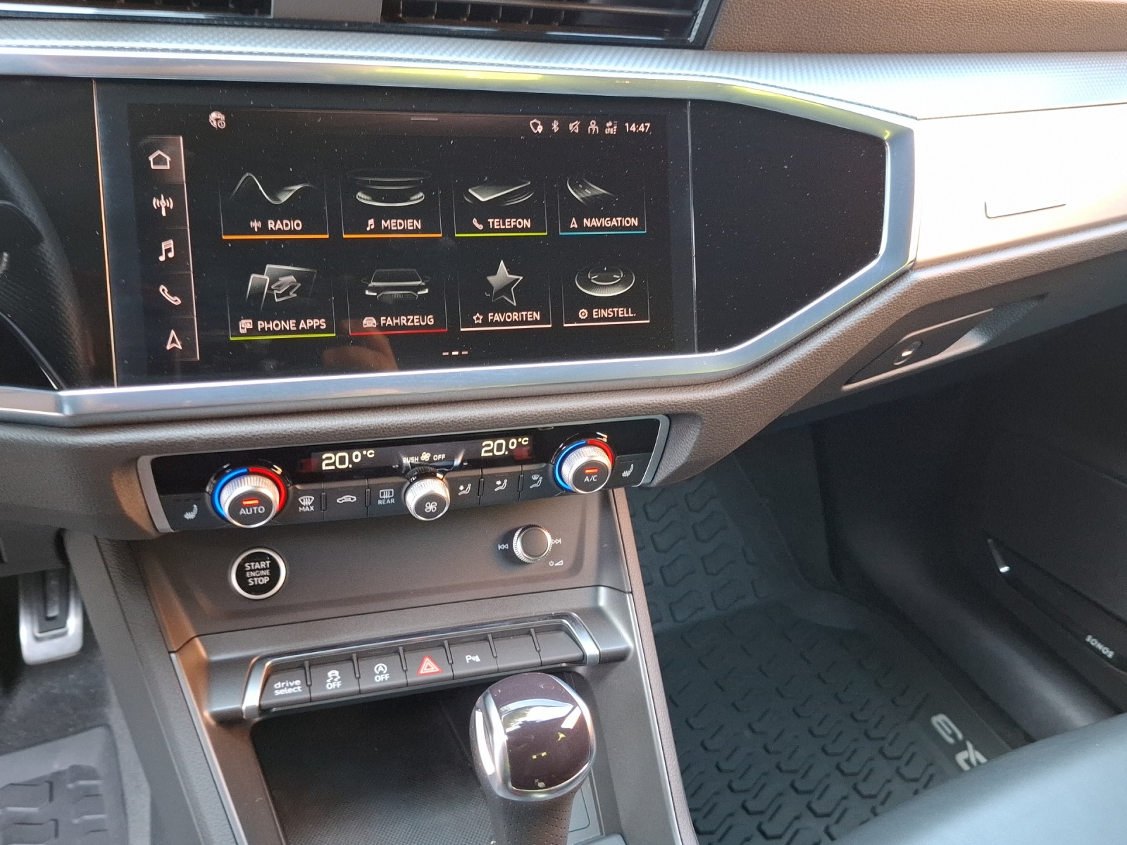 AUDI Q3 Sportback 40 TFSI S line quattro S-tronic-image-10