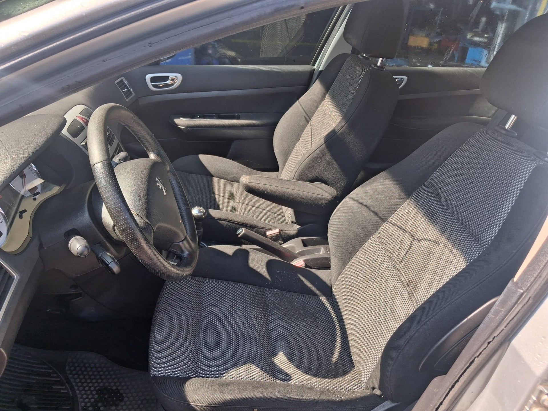 PEUGEOT 307 SW 1.6 HDI Premium-image-5