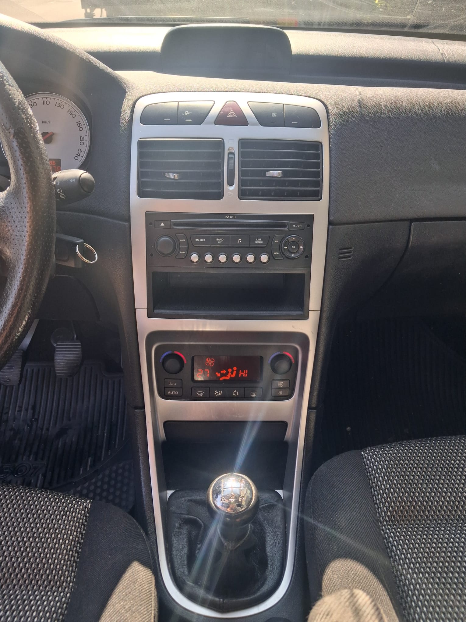 PEUGEOT 307 SW 1.6 HDI Premium-image-6