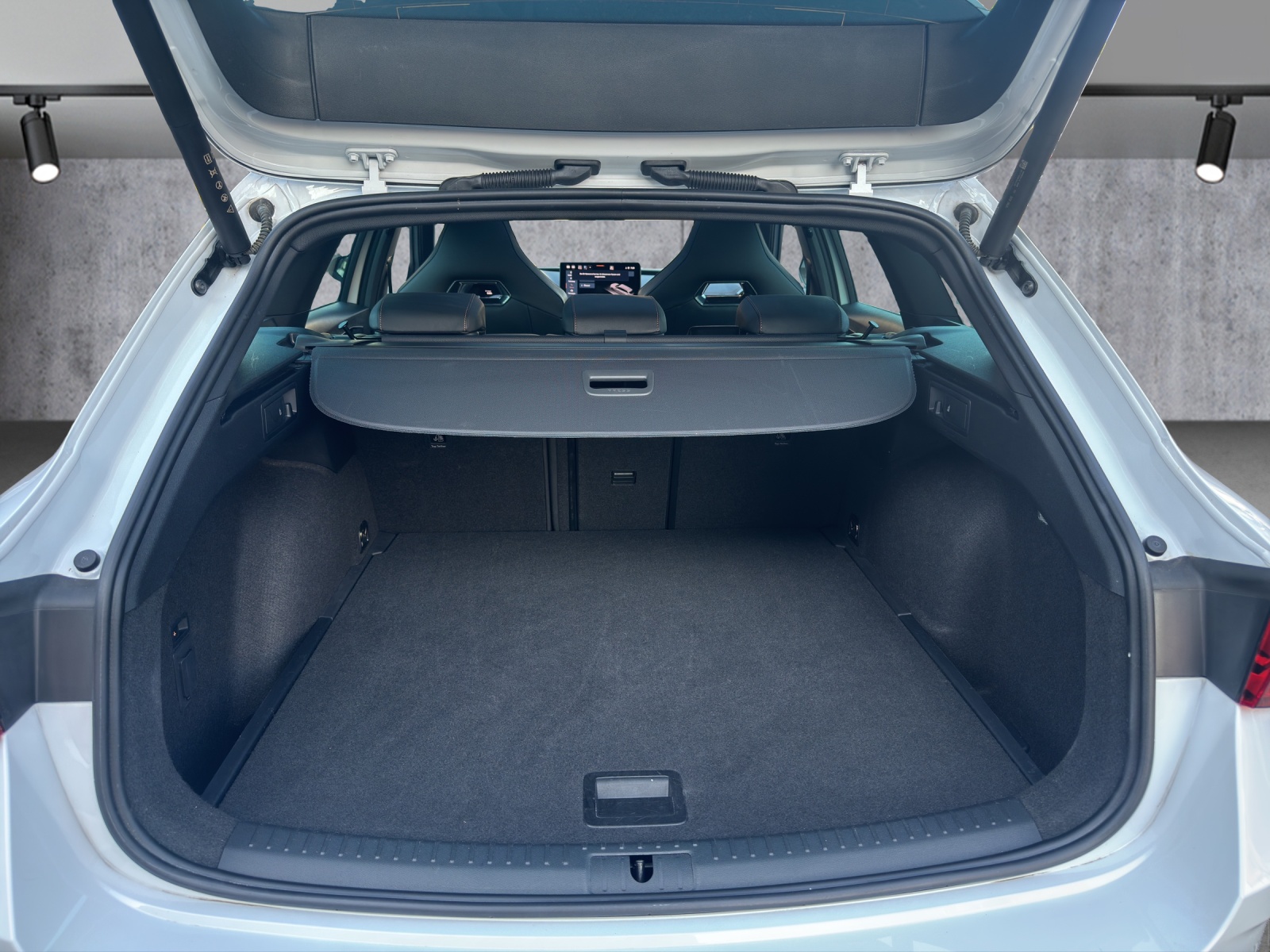 CUPRA LEON ST 2.0 TSI VZ DSG 4Drive-image-11