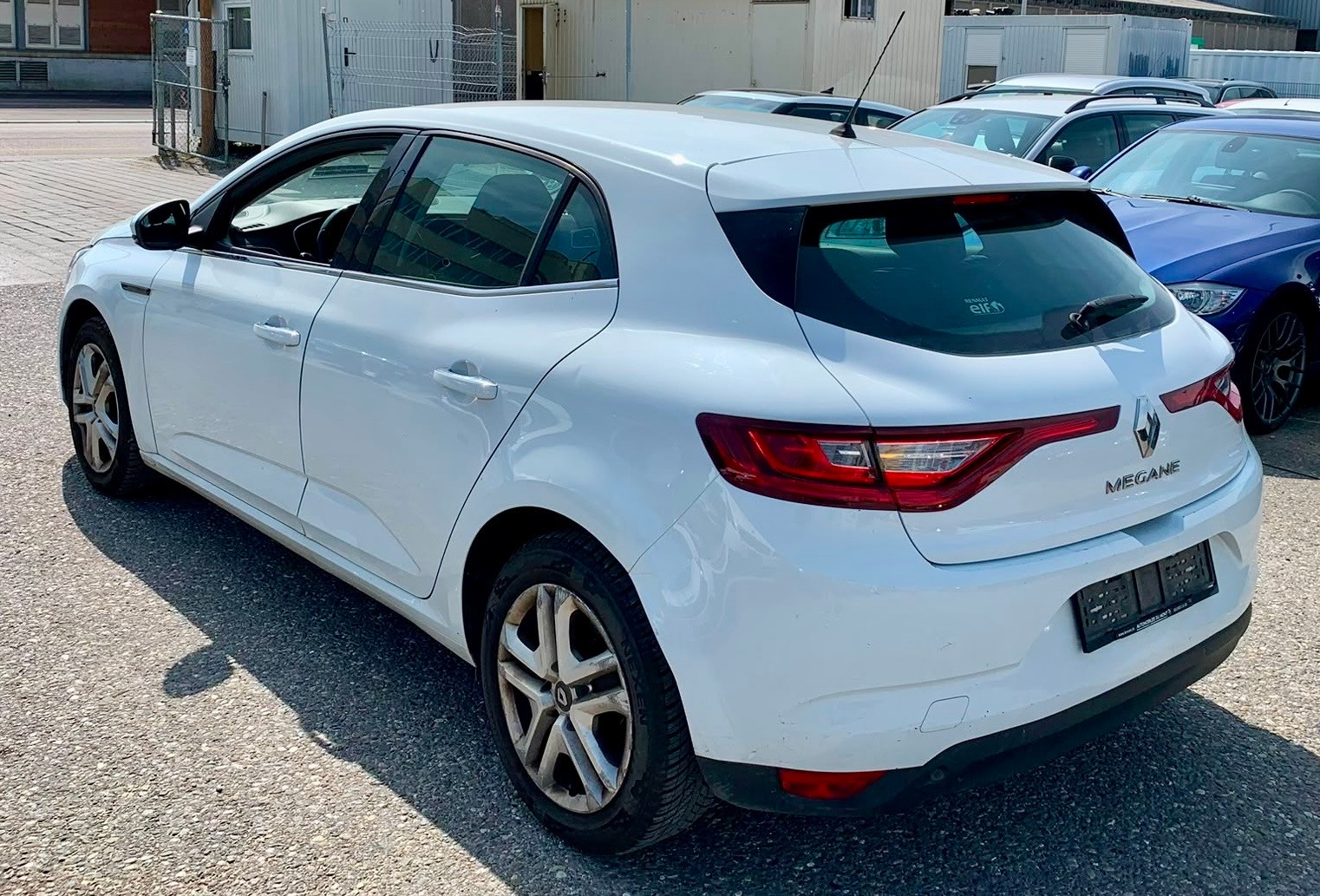 RENAULT Mégane 1.5 dCi Zen EDC Limousine (Klimatronik * Sensoren * Tempomat * USB * Multilenkrad * Navigation * BO6)-image-5