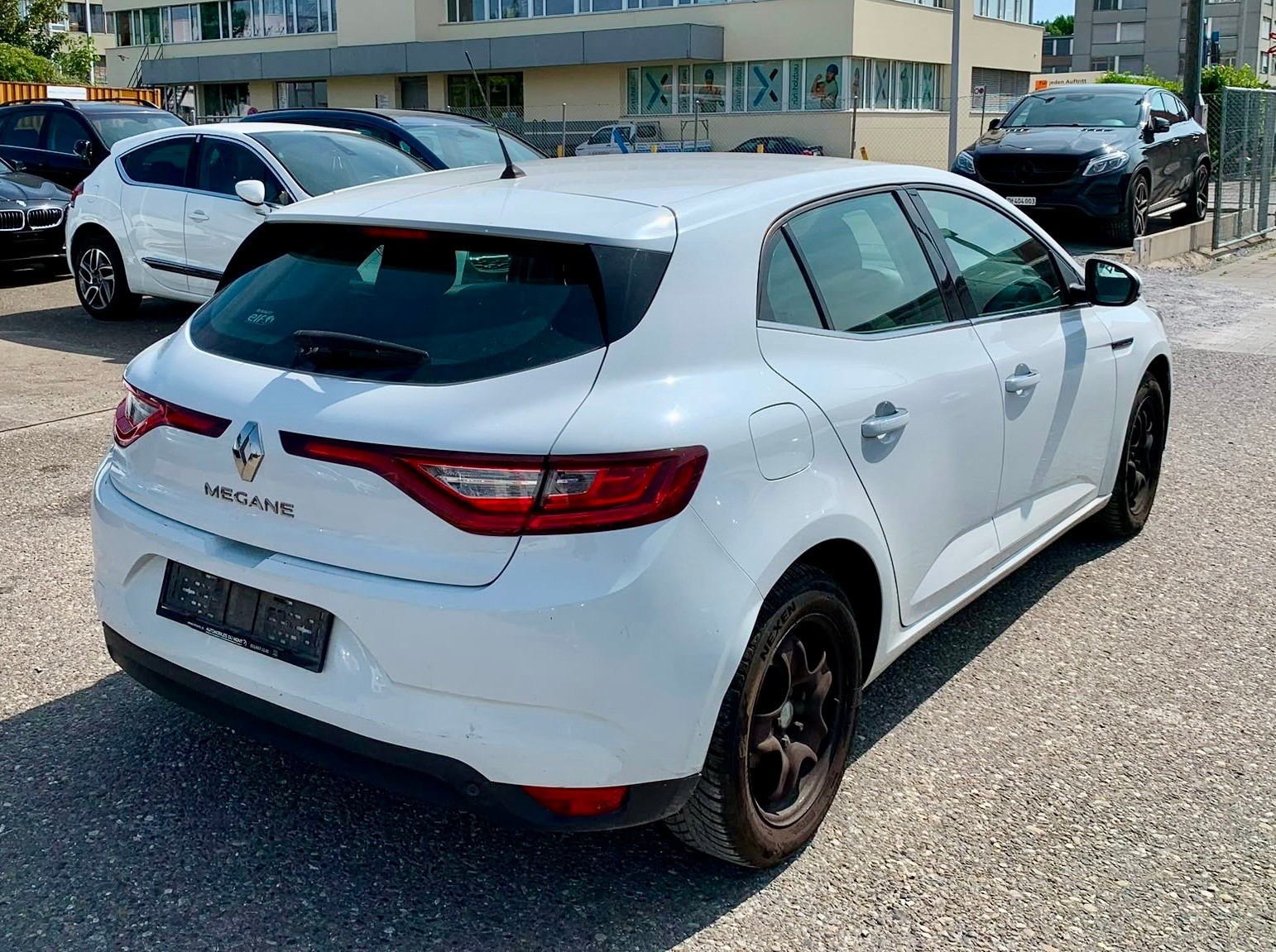 RENAULT Mégane 1.5 dCi Zen EDC Limousine (Klimatronik * Sensoren * Tempomat * USB * Multilenkrad * Navigation * BO6)-image-4