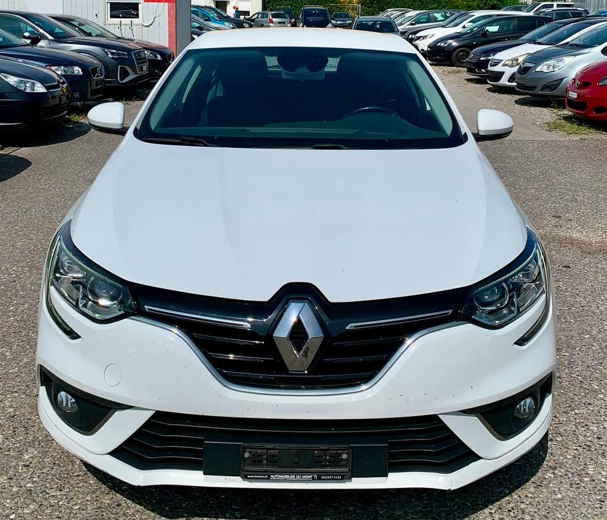 RENAULT Mégane 1.5 dCi Zen EDC Limousine (Klimatronik * Sensoren * Tempomat * USB * Multilenkrad * Navigation * BO6)-image-2