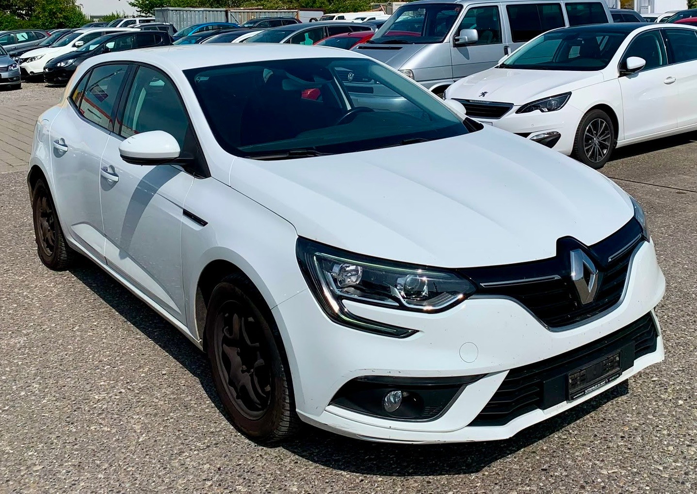 RENAULT Mégane 1.5 dCi Zen EDC Limousine (Klimatronik * Sensoren * Tempomat * USB * Multilenkrad * Navigation * BO6)-image-3