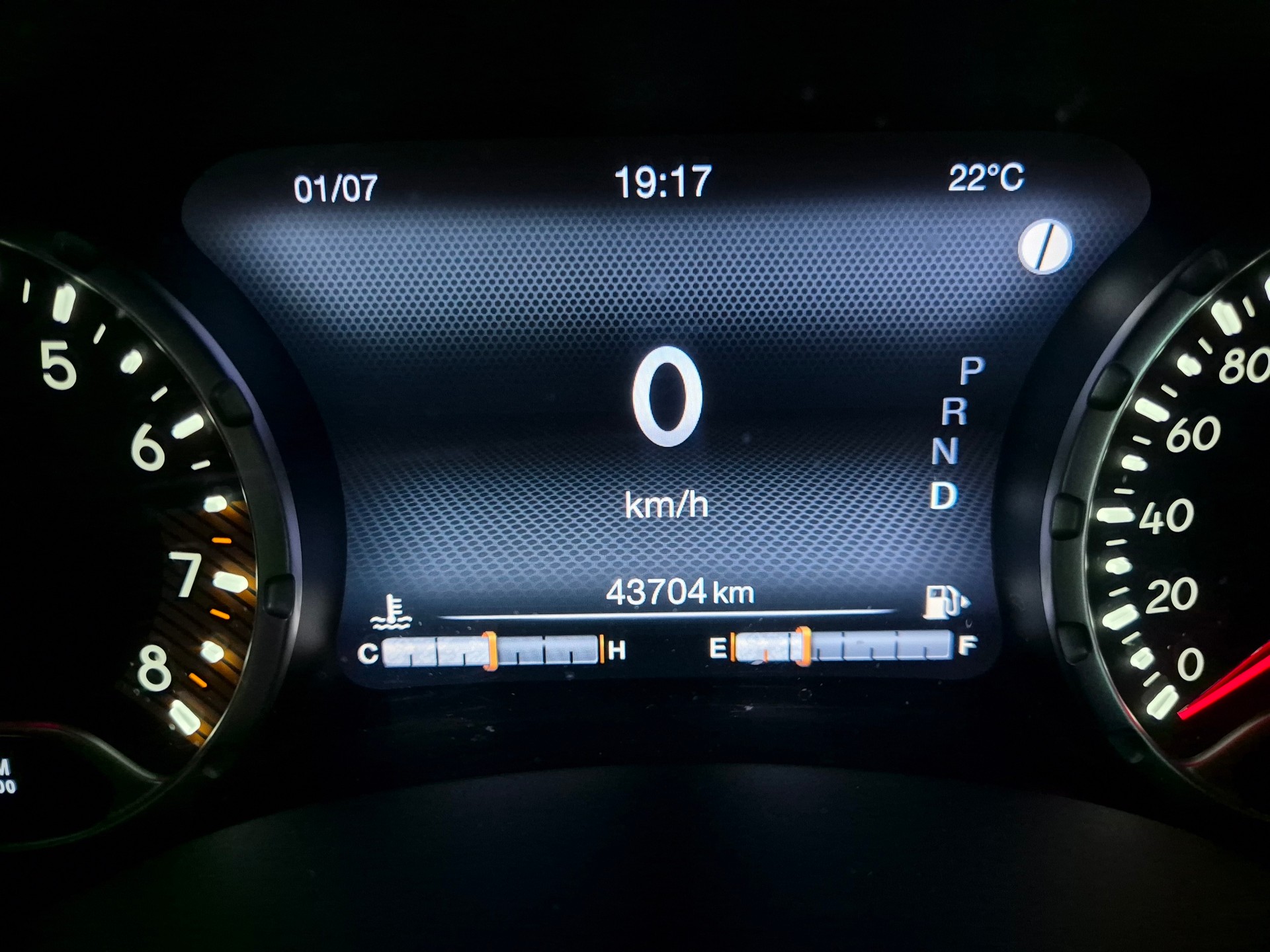 JEEP Renegade 1.3 Turbo Limited AWD-image-18