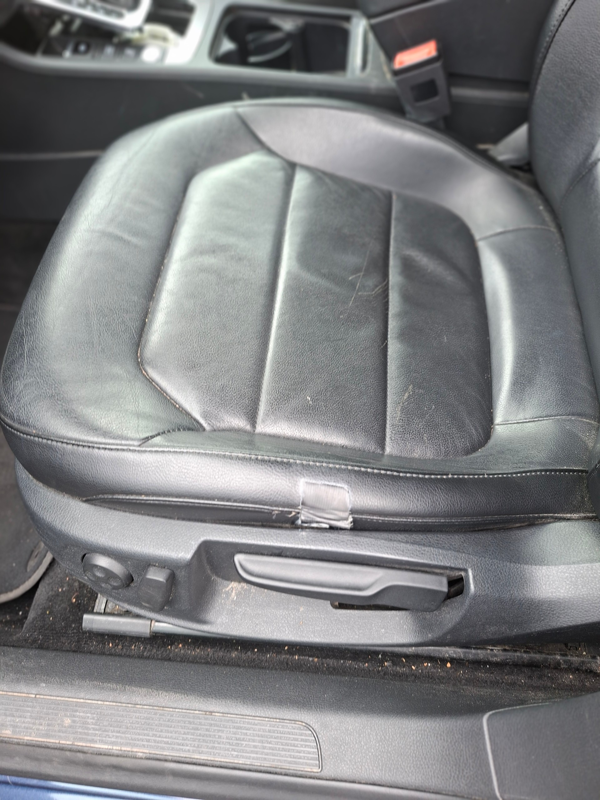 VW Passat Variant 1.6 TDI BMT Trendline DSG-image-13