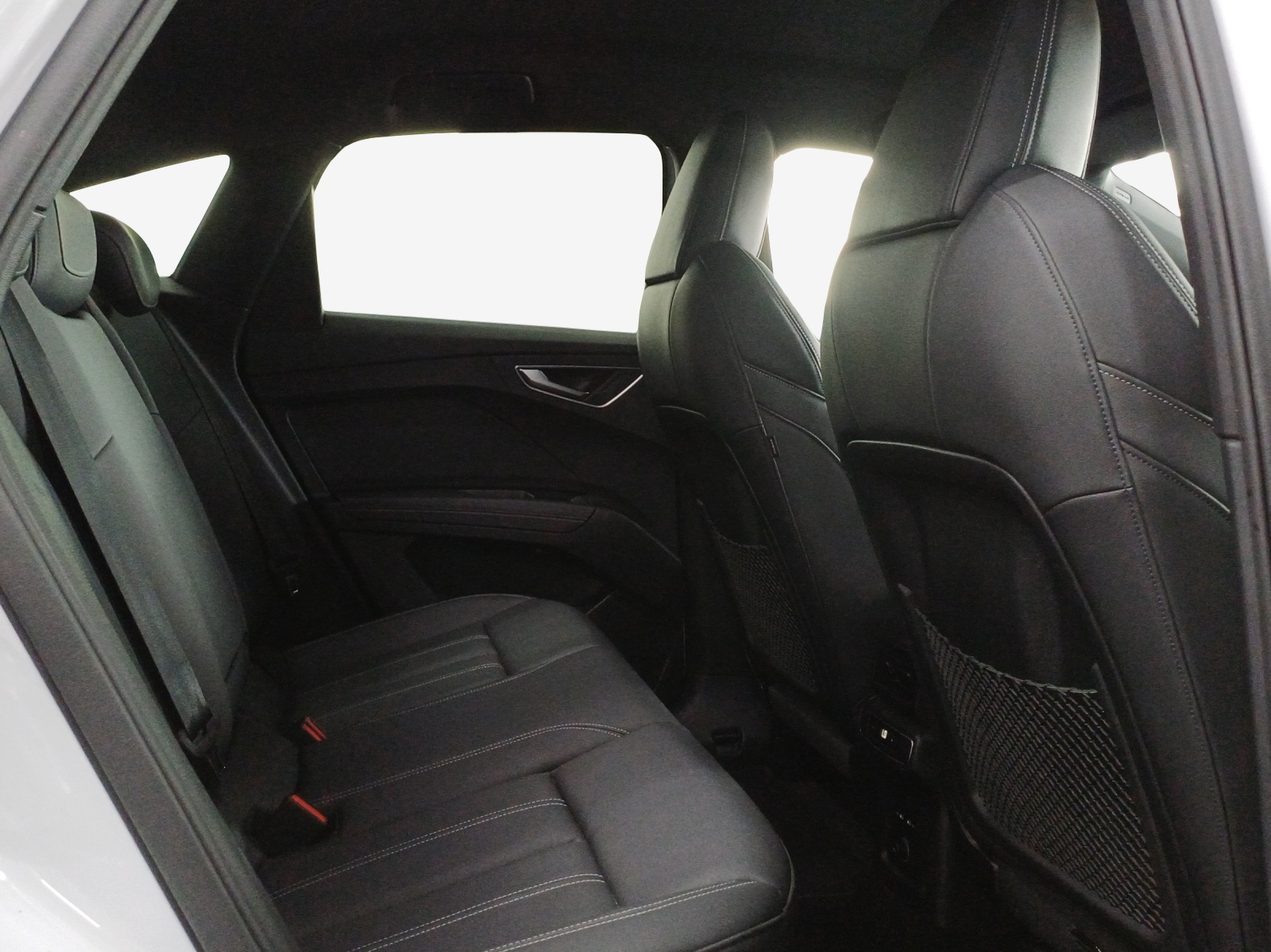 AUDI Q4 Sportback e-tron 50 quattro-image-9
