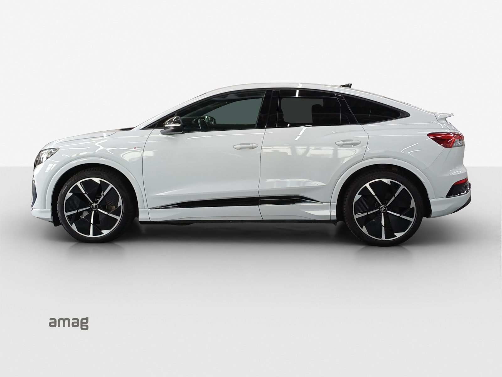 AUDI Q4 Sportback e-tron 50 quattro-image-2