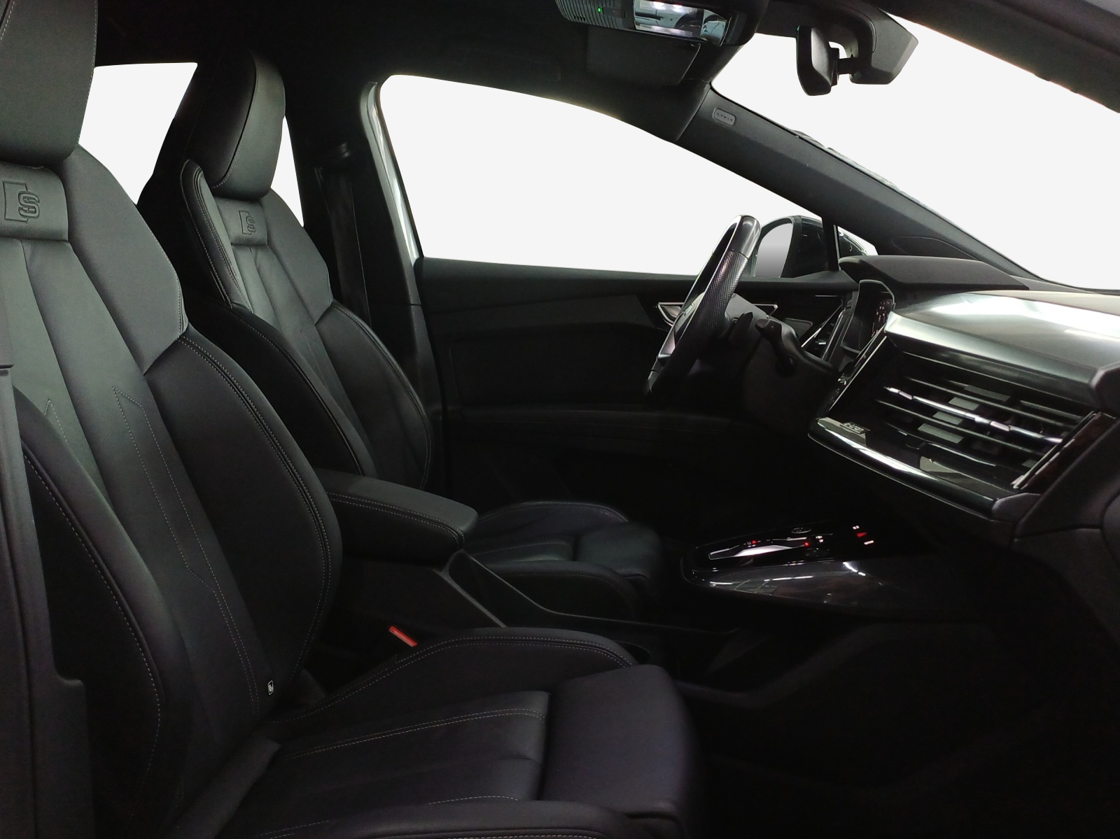 AUDI Q4 Sportback e-tron 50 quattro-image-11