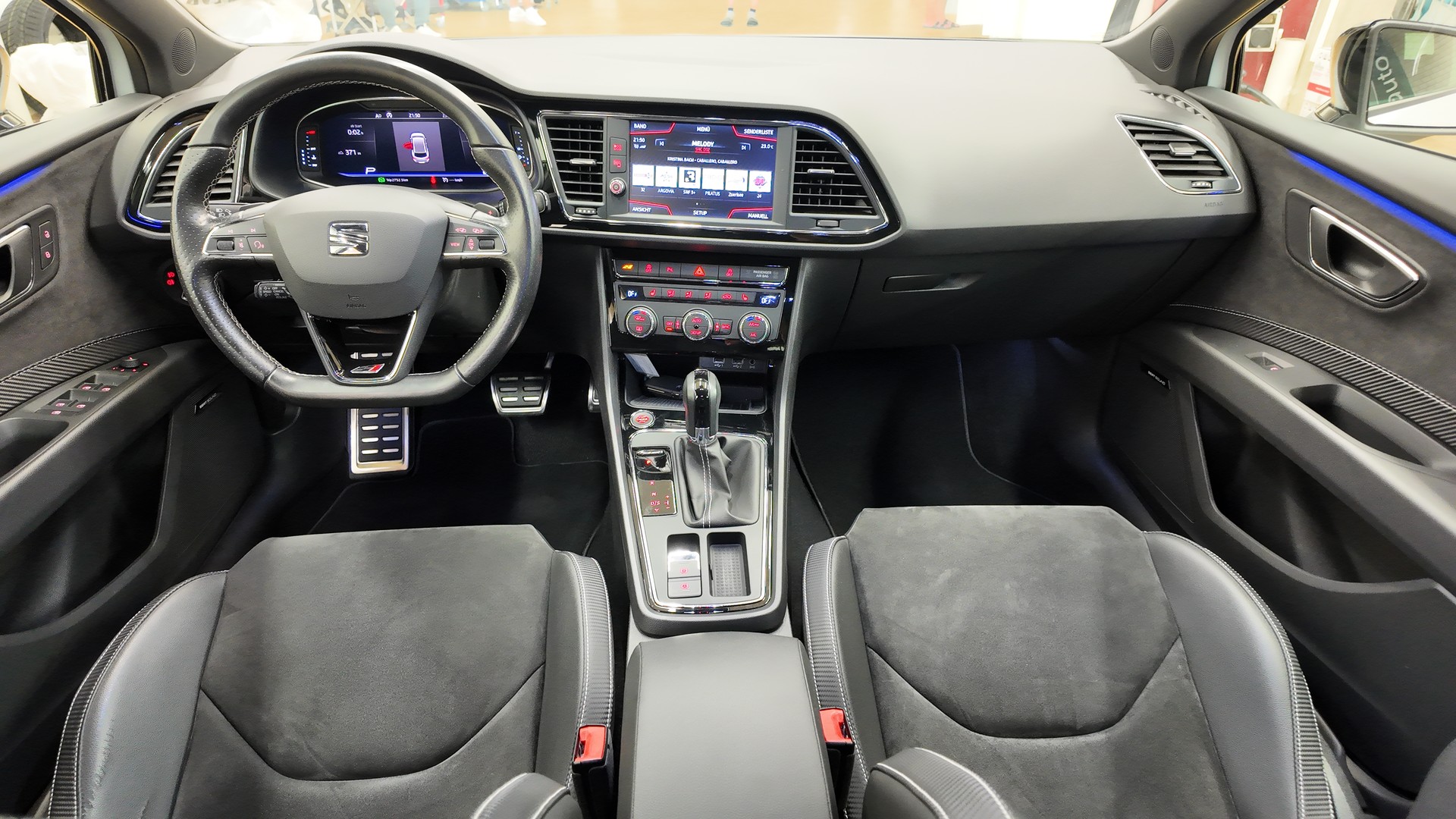 SEAT Leon ST 2.0 TSI Cupra 300 4 Drive DSG-image-9