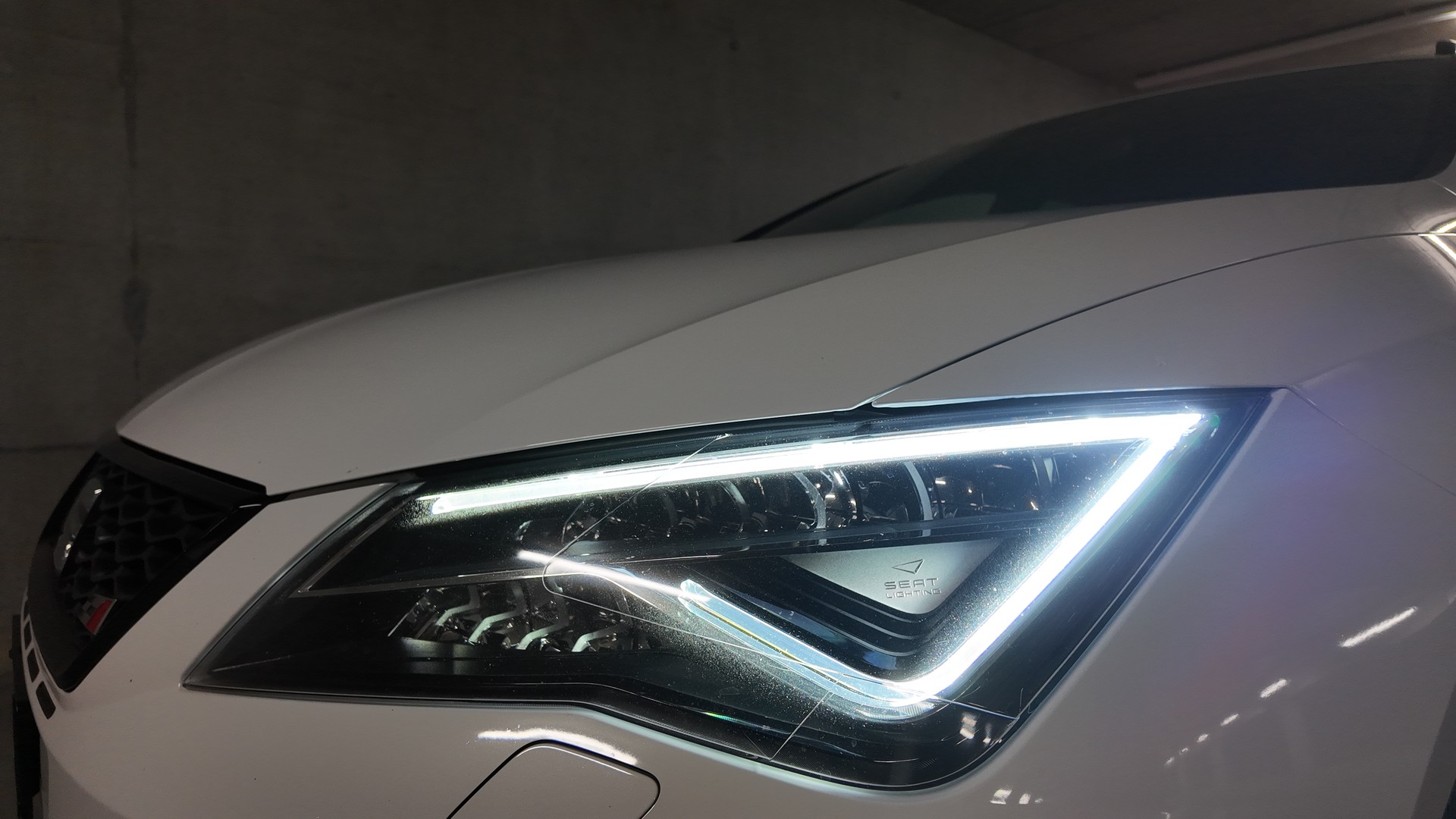SEAT Leon ST 2.0 TSI Cupra 300 4 Drive DSG-image-6