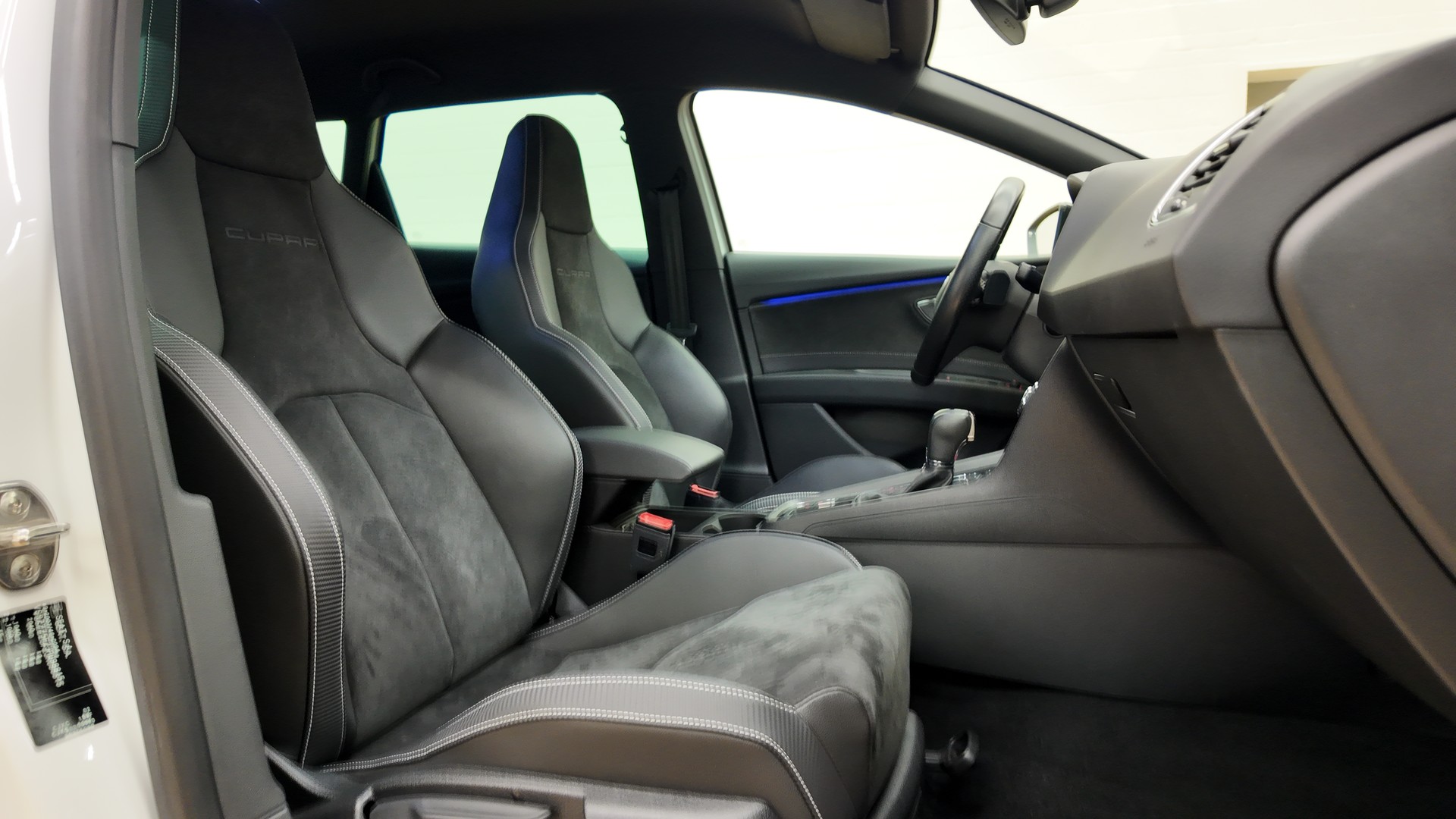 SEAT Leon ST 2.0 TSI Cupra 300 4 Drive DSG-image-15