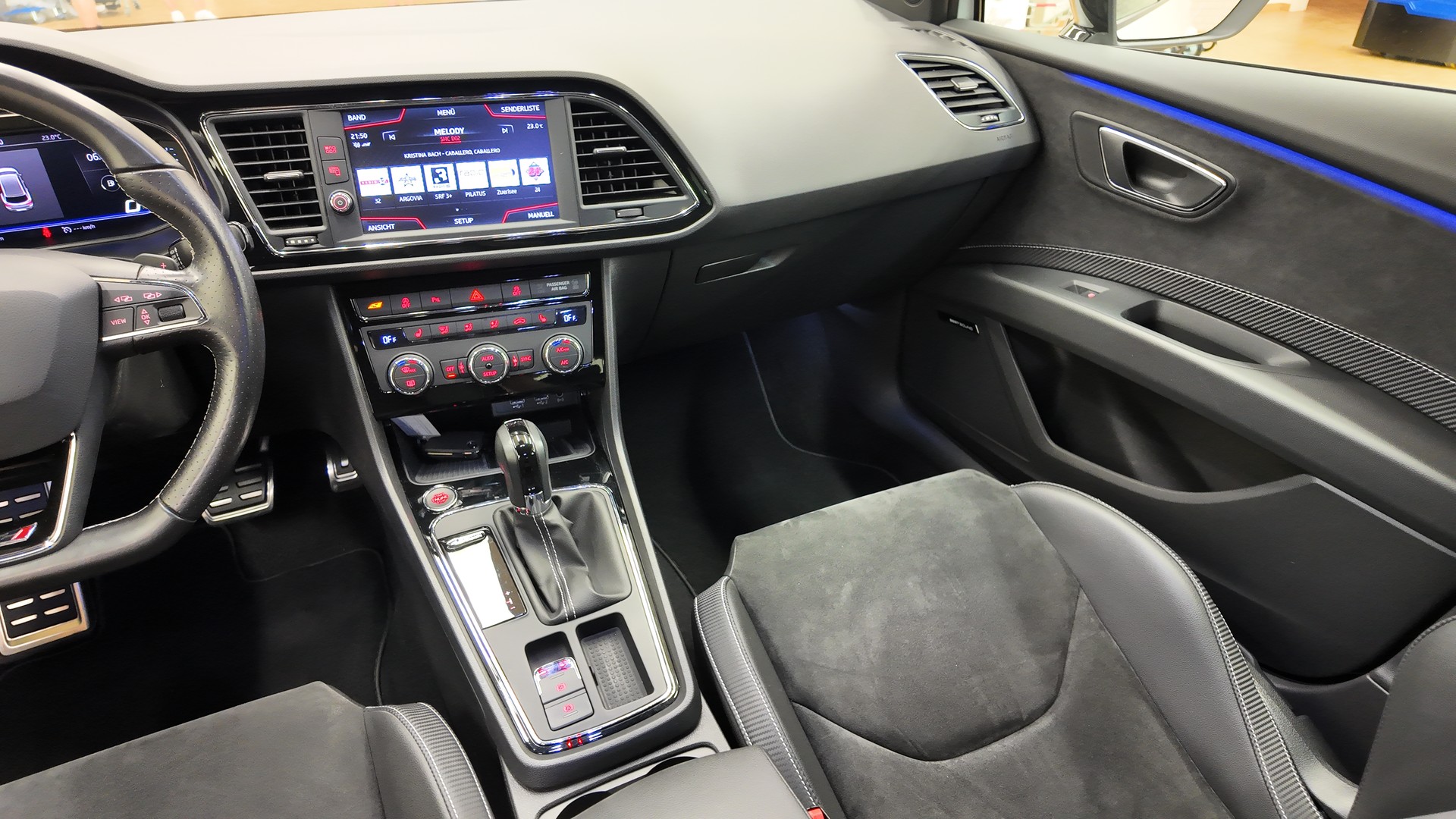 SEAT Leon ST 2.0 TSI Cupra 300 4 Drive DSG-image-12