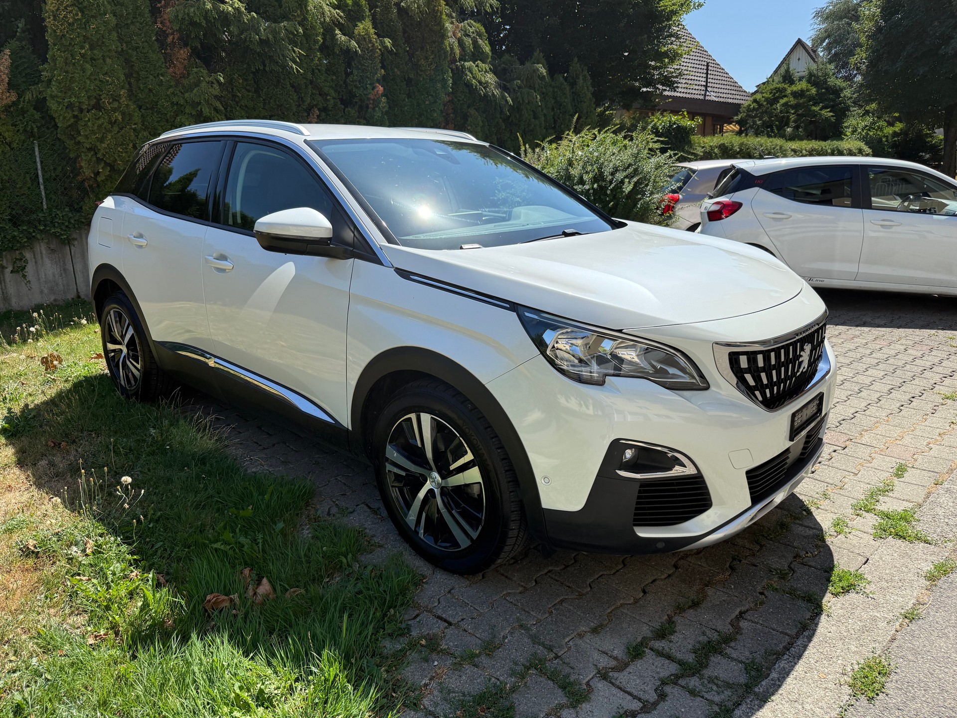 PEUGEOT 3008 1.2 PureTech Active-image-1