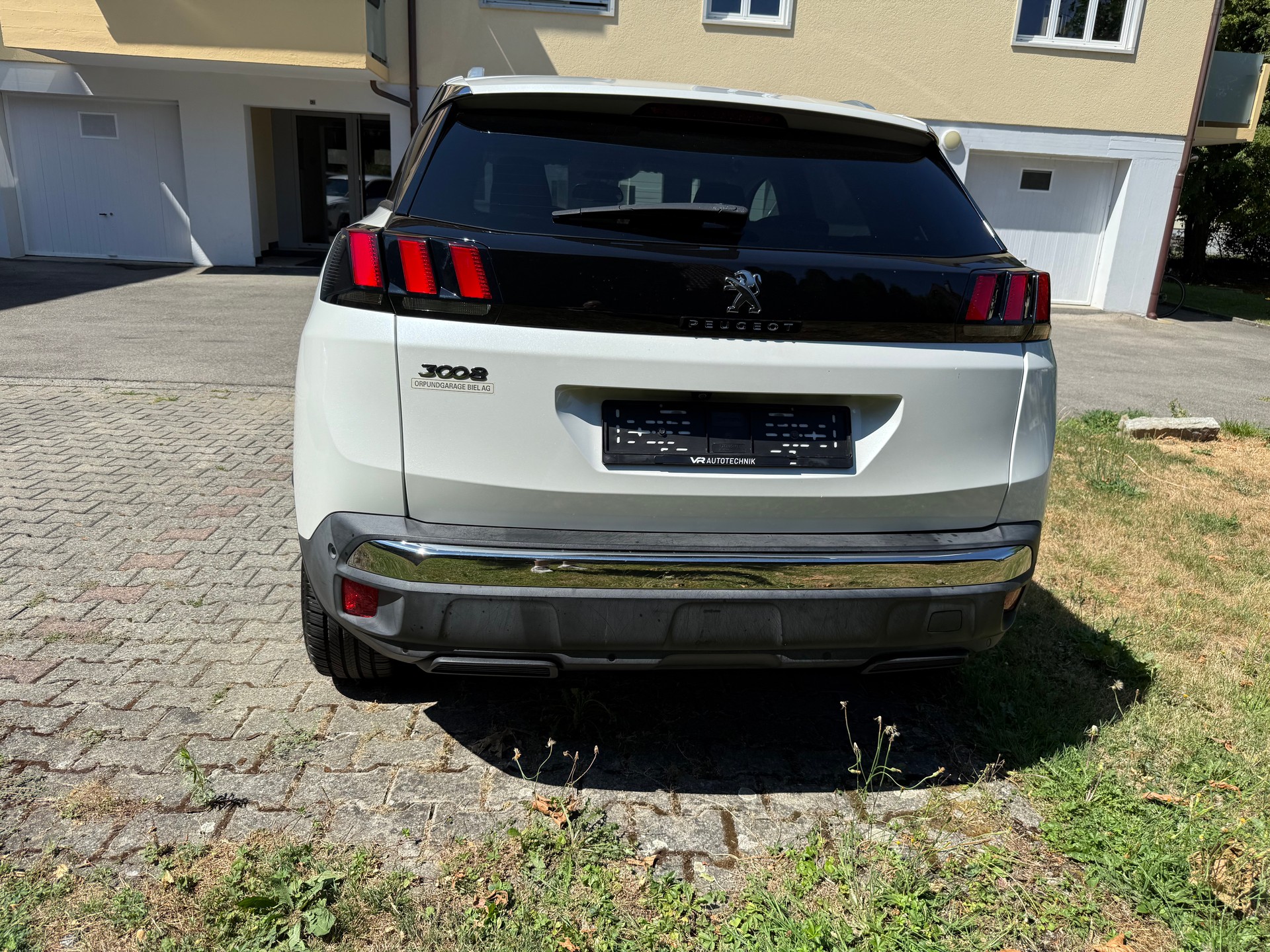 PEUGEOT 3008 1.2 PureTech Active-image-3