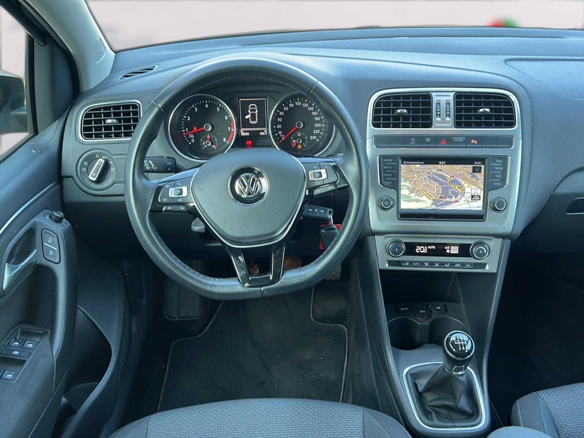 VW Polo 1.2 TSI 110 BlueMT Highline-image-11
