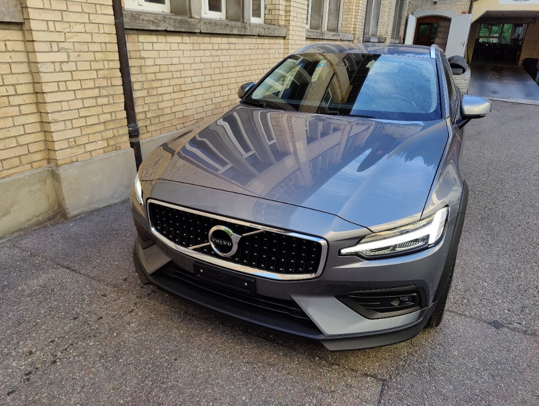 VOLVO 2.0 D4 AWD-image-2