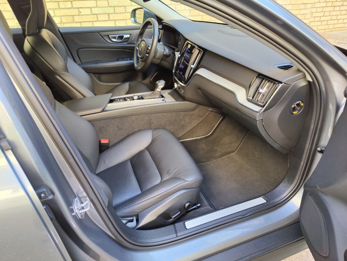 VOLVO 2.0 D4 AWD-image-11