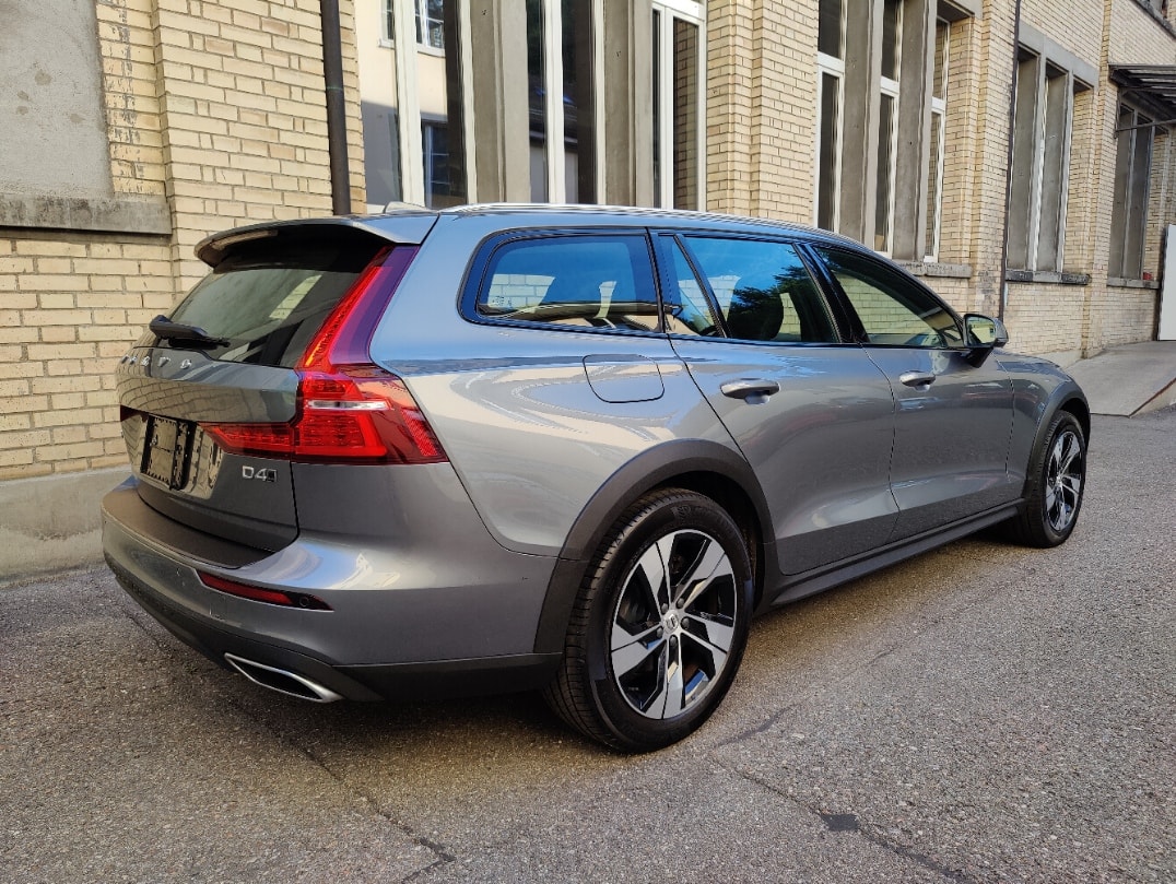 VOLVO 2.0 D4 AWD-image-13