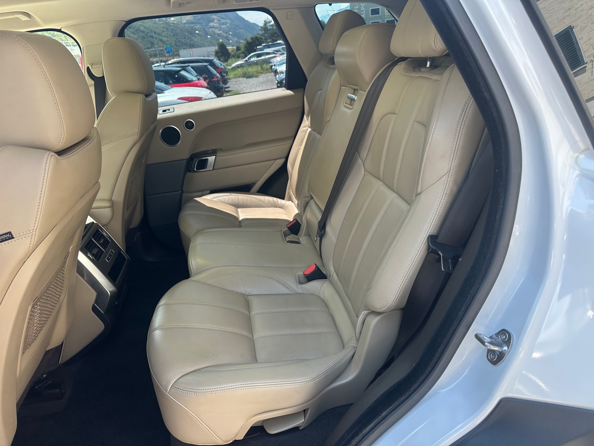 LAND ROVER Range Rover Sport 3.0 SDV6 HSE Automatic-image-9