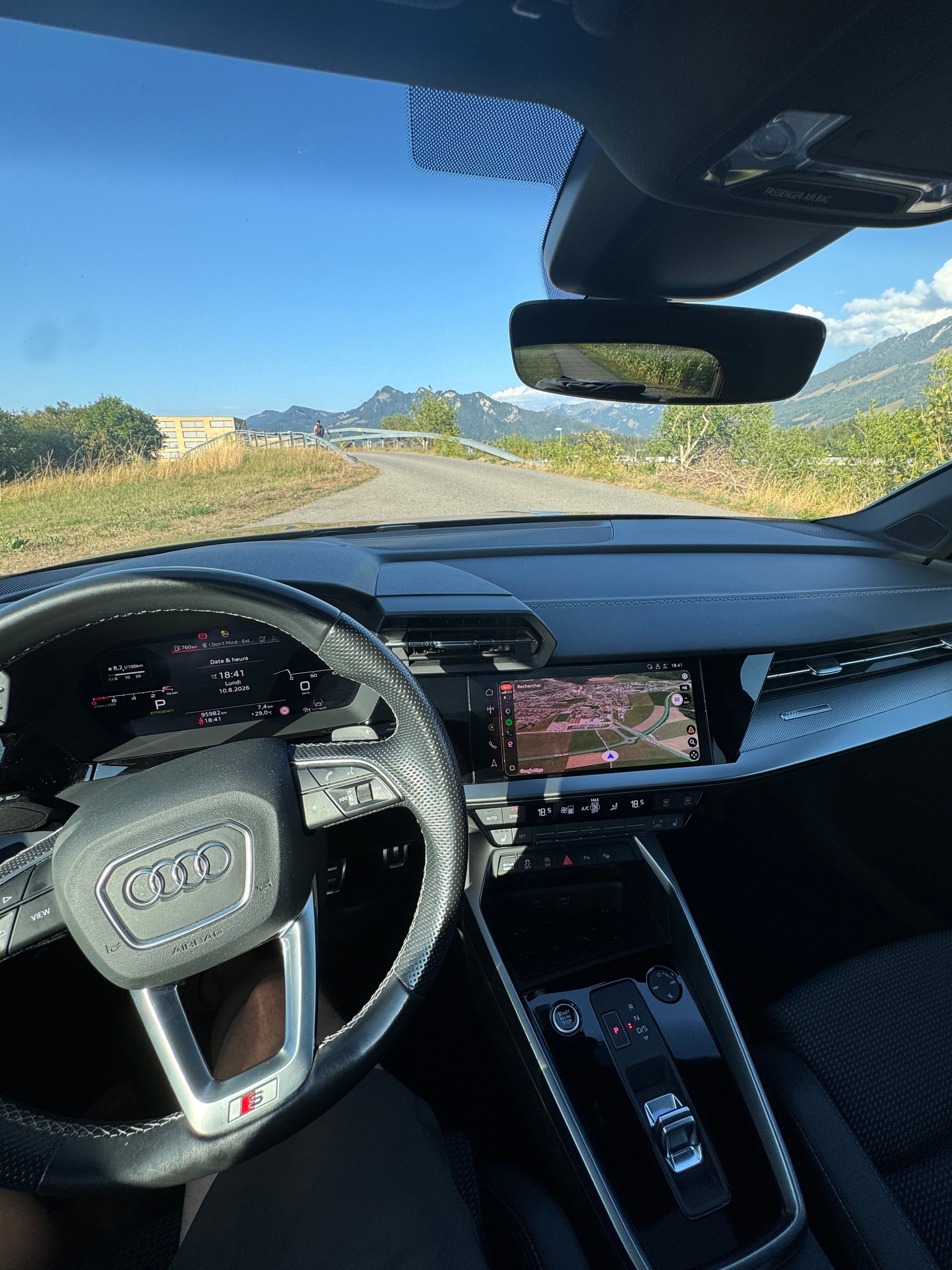 AUDI 1.5 35 TFSI S Line Attraction S-Tronic-image-4