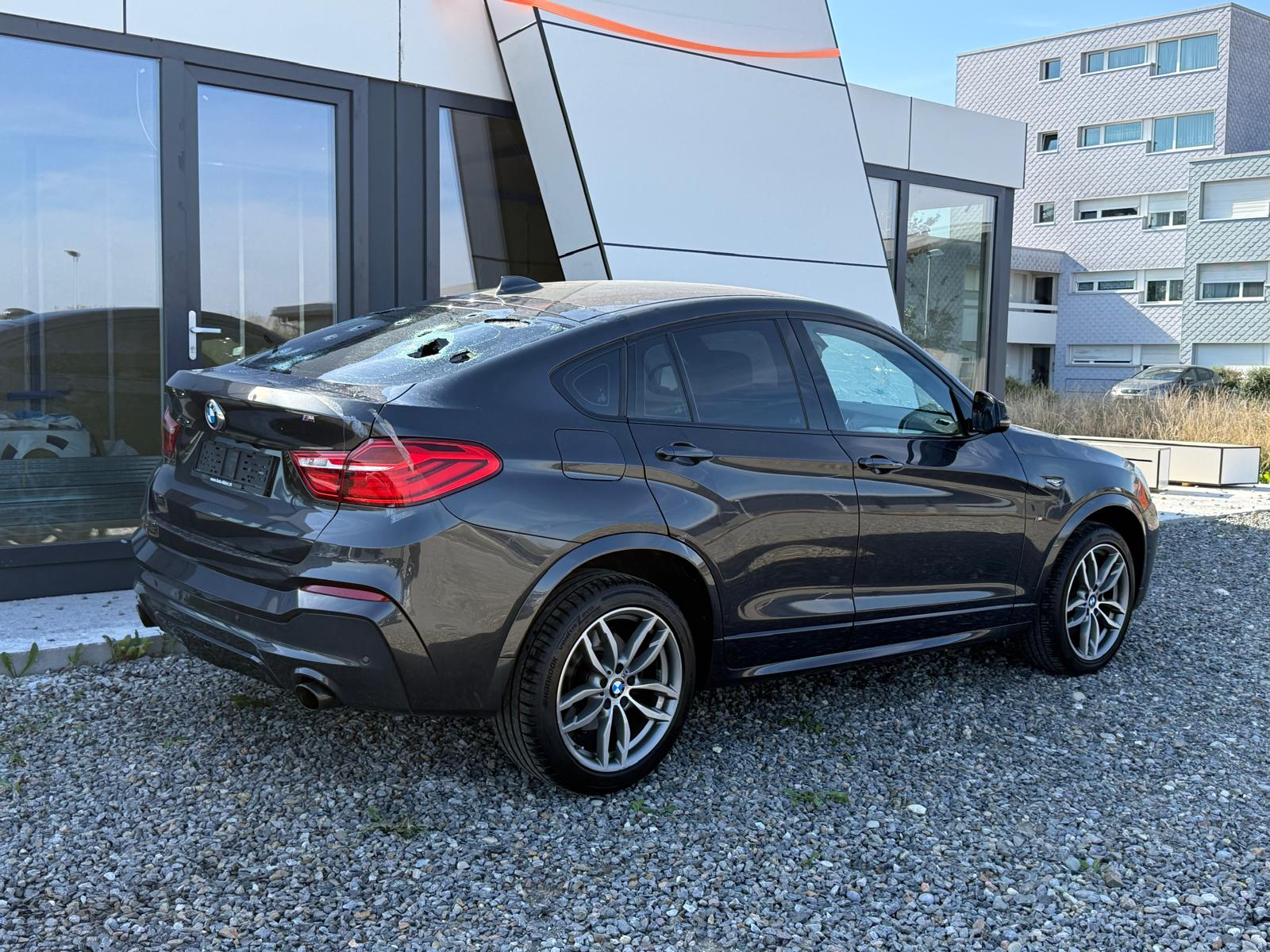 BMW X4 M40i. M-Sport *HAGELSCHADEN* **Jetzt nur noch CHF 13'900.- statt CHF 18'900.-**-image-1