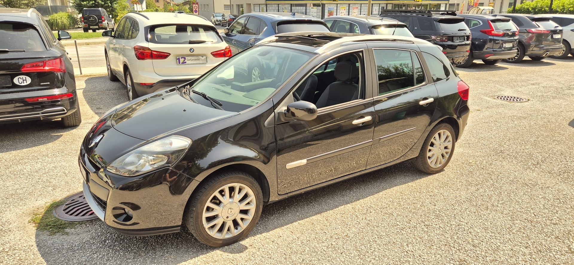 RENAULT Clio Grandtour 1.6 16V Night&Day Automatic-image-0