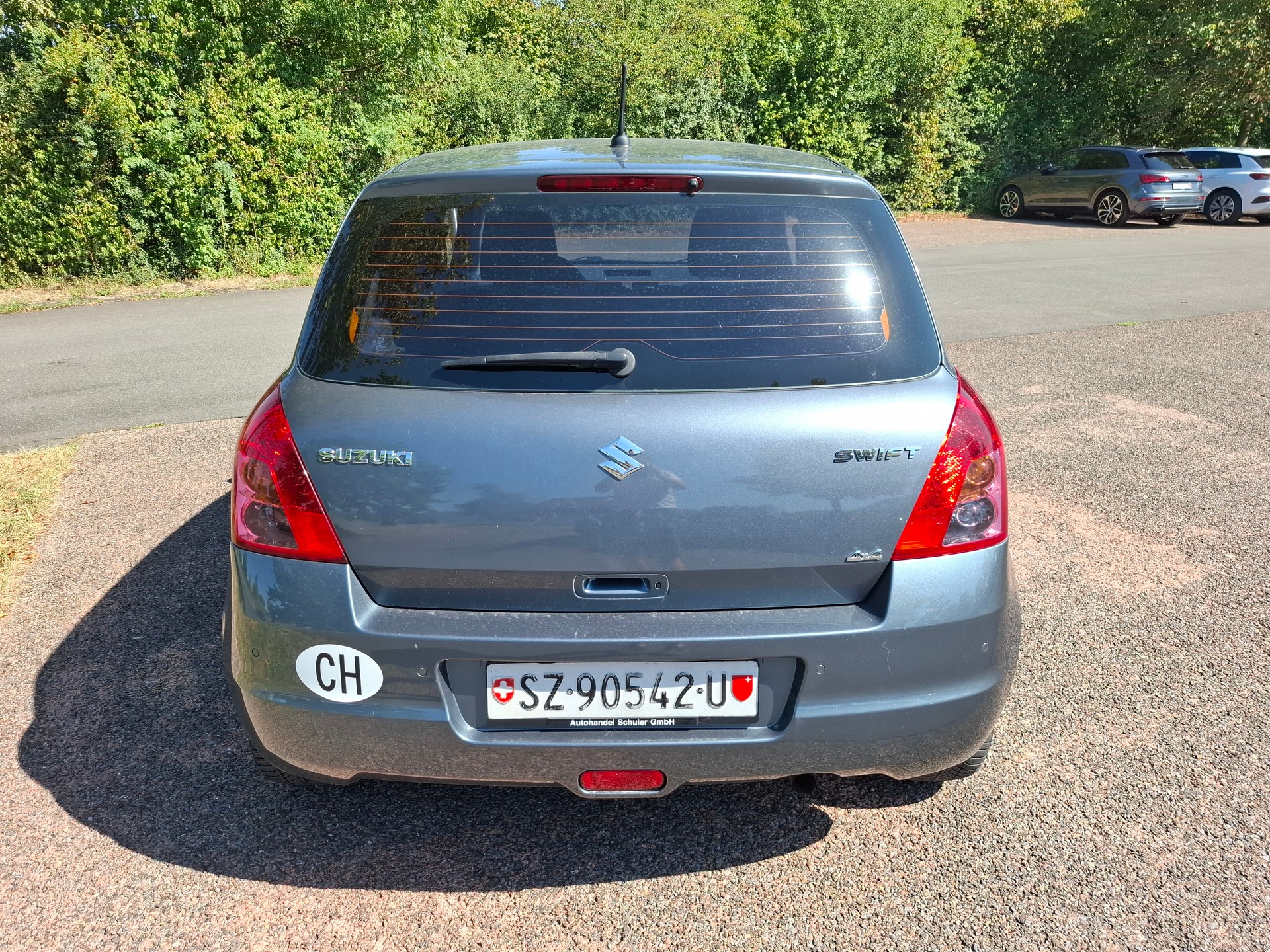 SUZUKI Swift 1.3i 16V GL Top 4x4-image-7