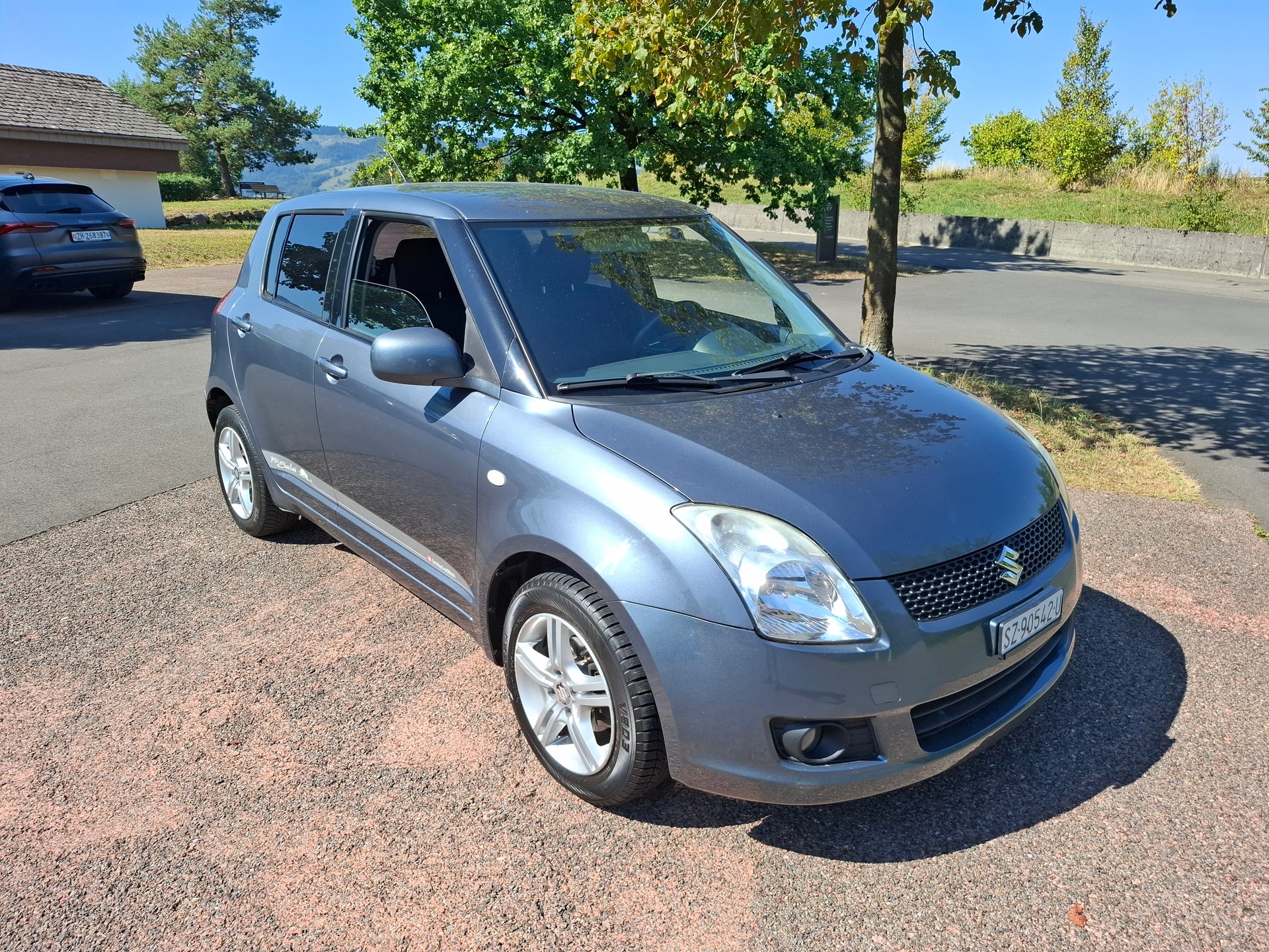 SUZUKI Swift 1.3i 16V GL Top 4x4-image-0
