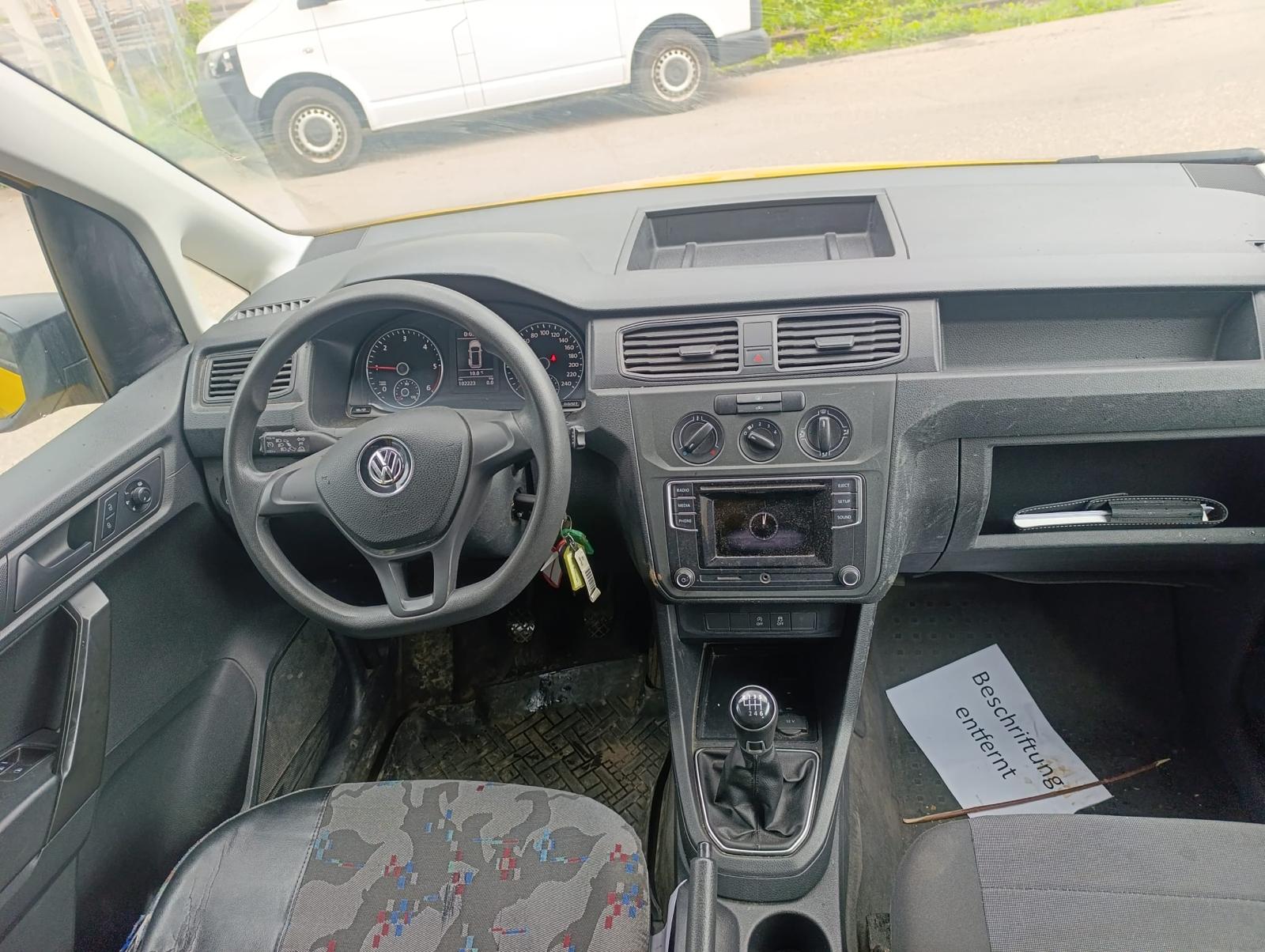 VW Caddy 2.0TDI 4Motion BlueMotion Technology-image-5
