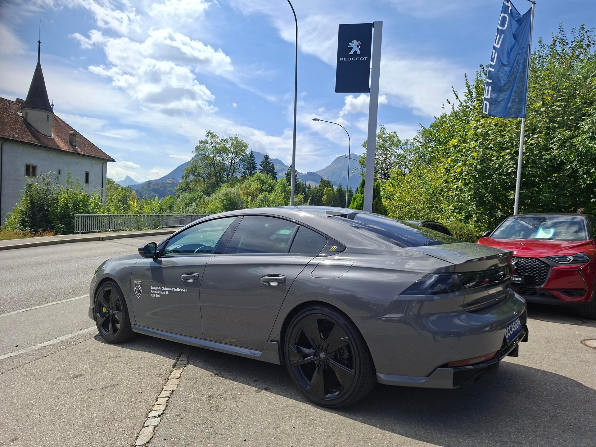 PEUGEOT 508 Hybrid4 360 e Sport Engineered-image-1