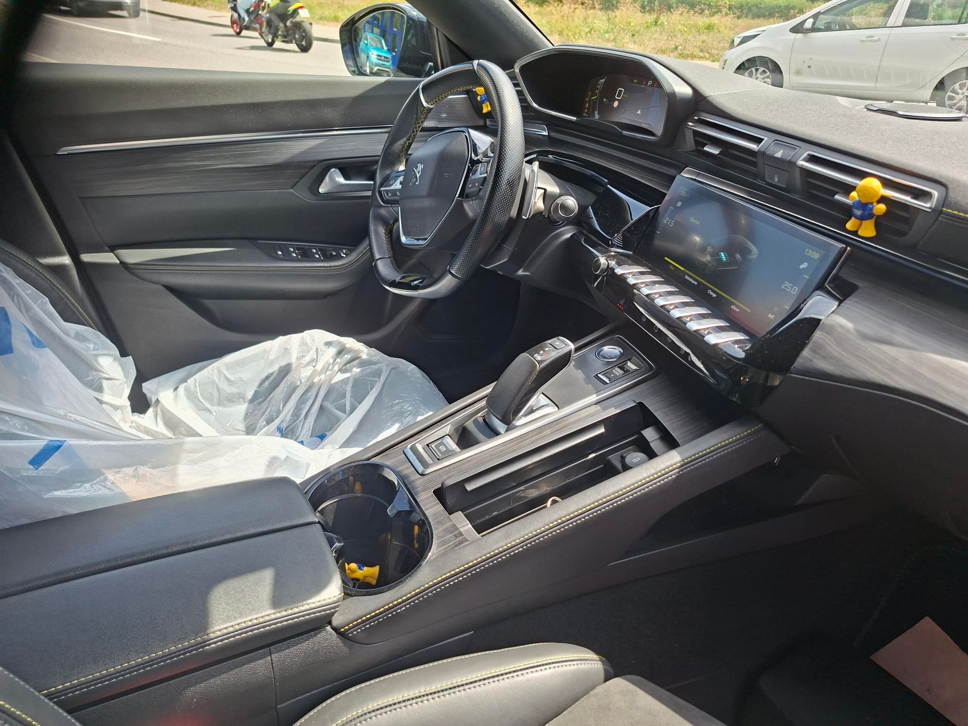 PEUGEOT 508 Hybrid4 360 e Sport Engineered-image-9