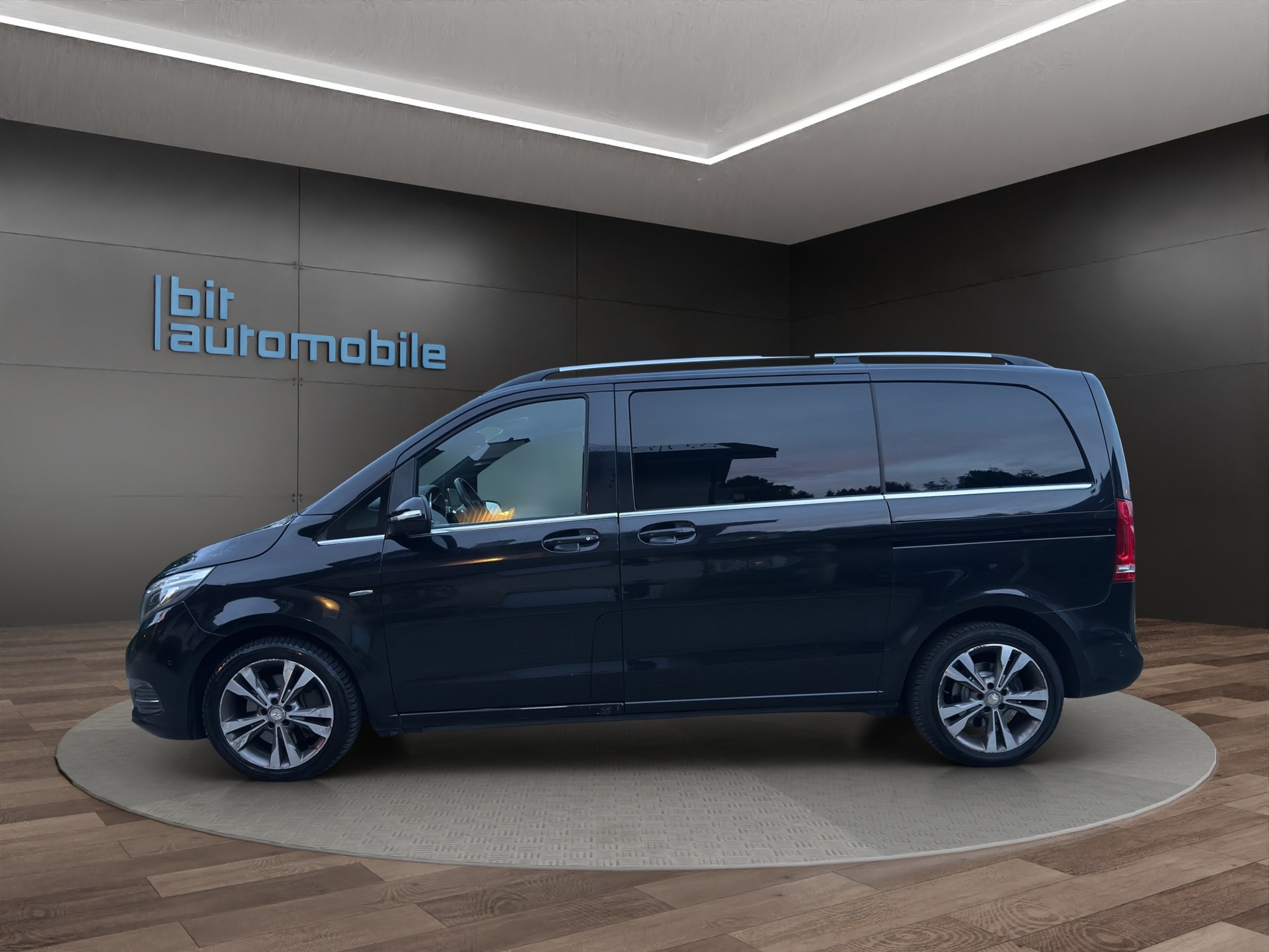 MERCEDES-BENZ V 250 d Swiss Edition lang 4Matic 7G-Tronic-image-2