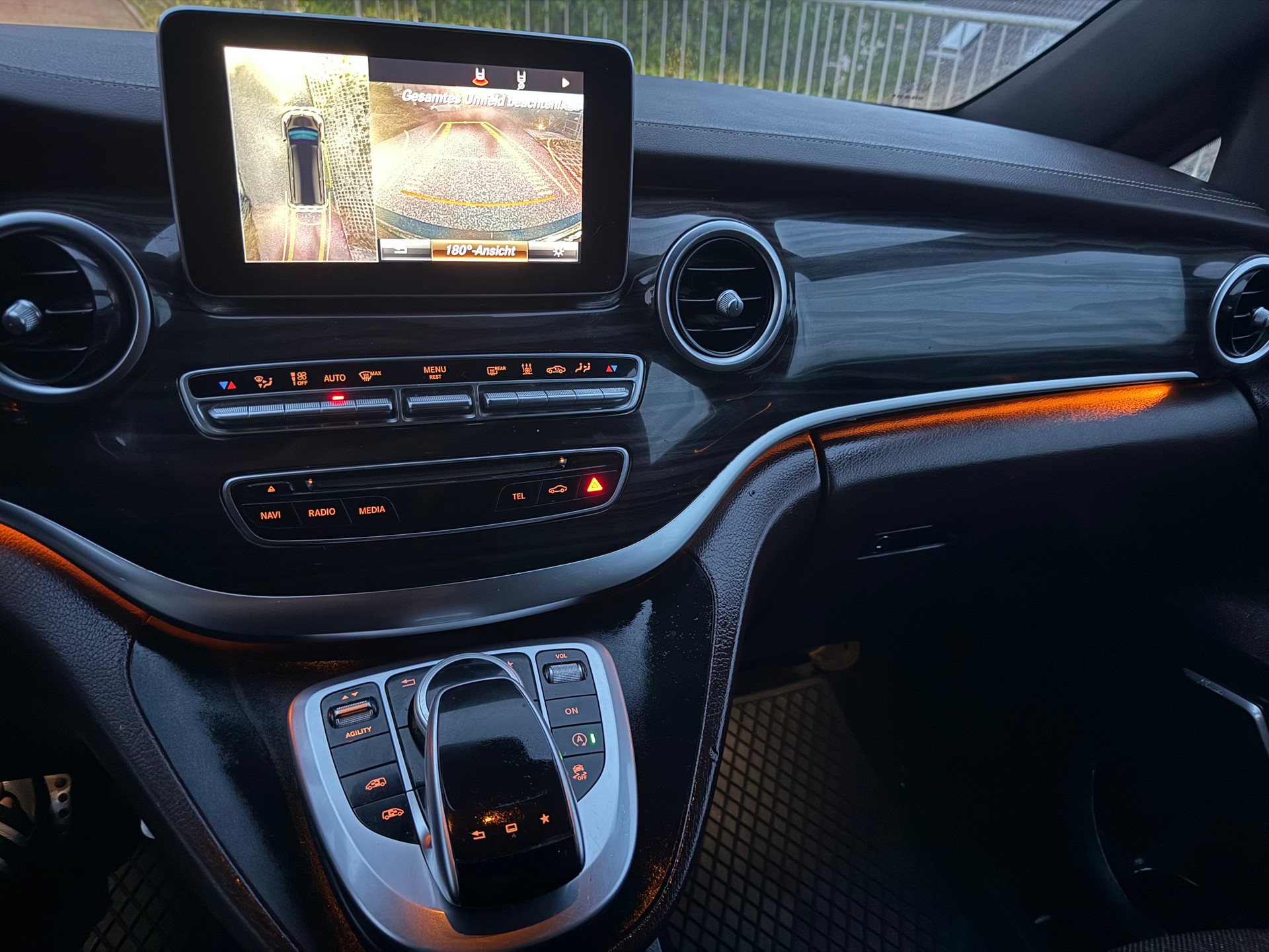 MERCEDES-BENZ V 250 d Swiss Edition lang 4Matic 7G-Tronic-image-13