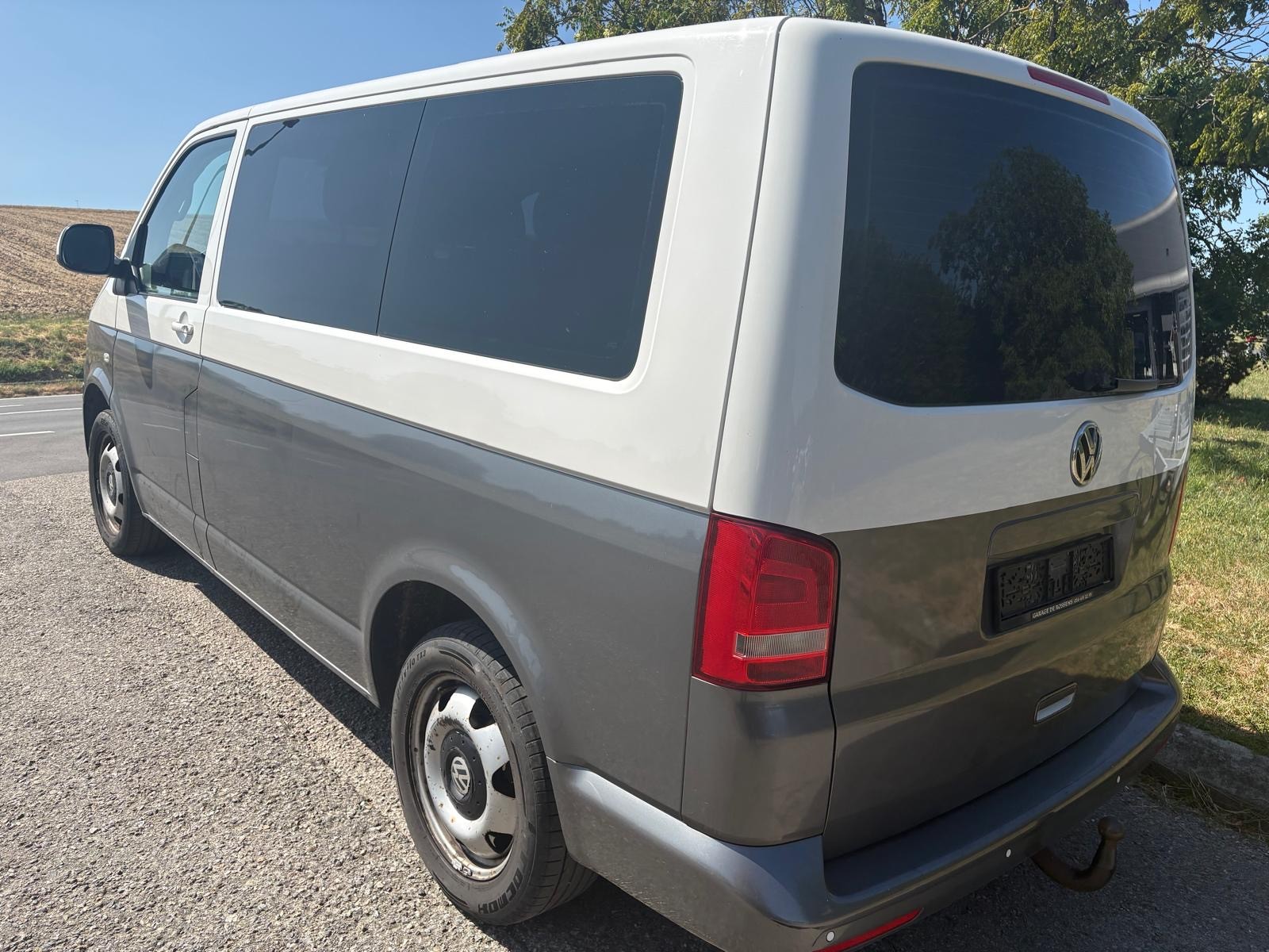VW T5 caravelle 7 HC 9 Places-image-5