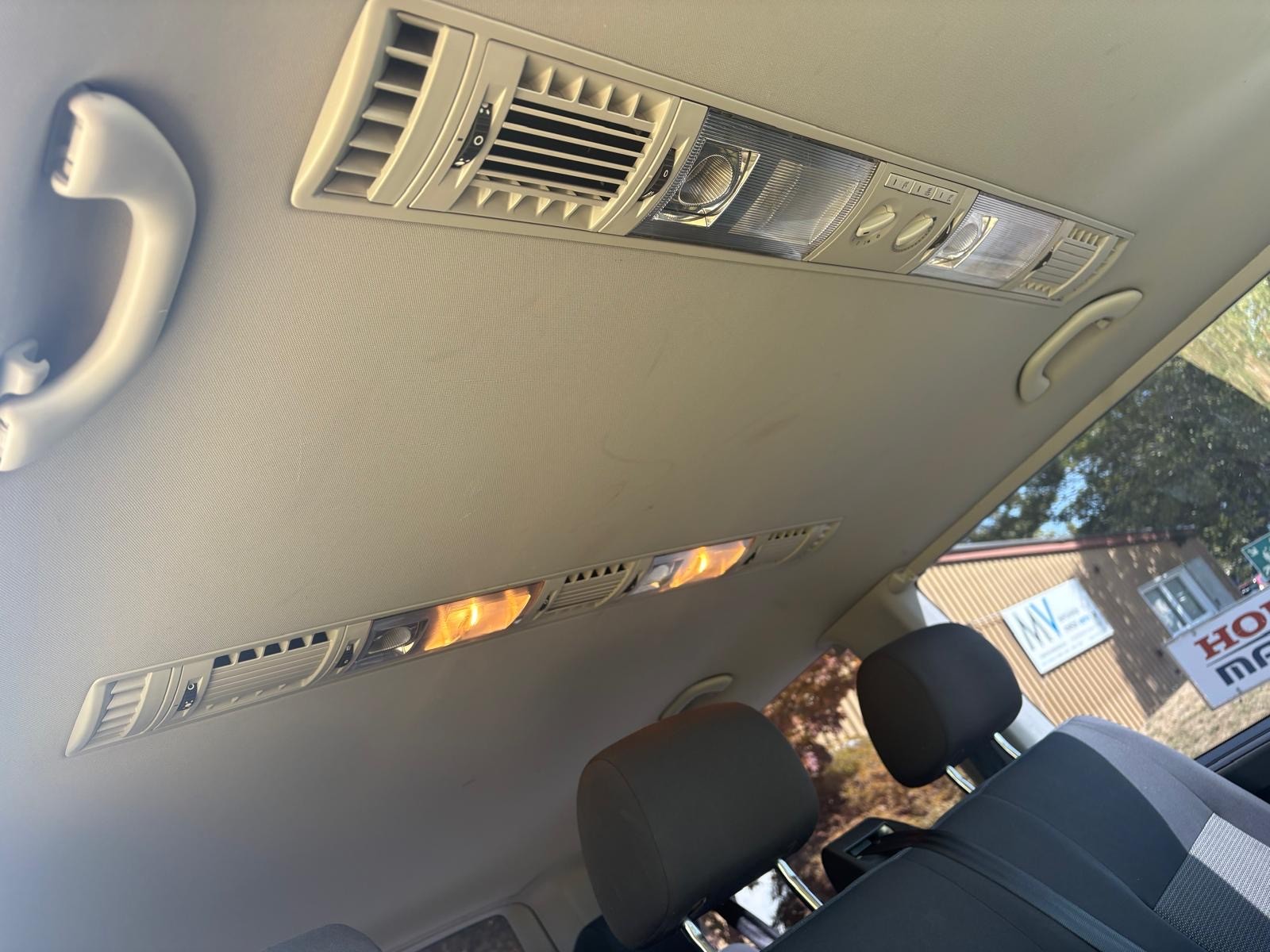 VW T5 caravelle 7 HC 9 Places-image-9