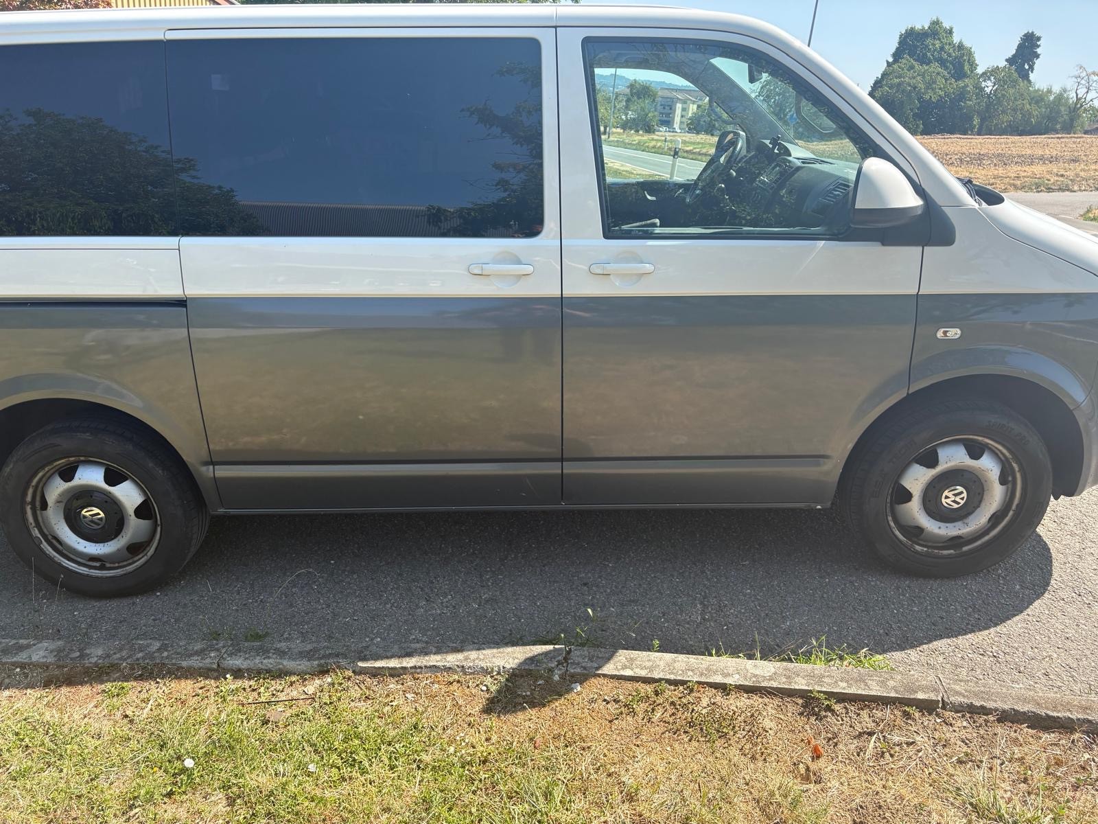 VW T5 caravelle 7 HC 9 Places-image-1
