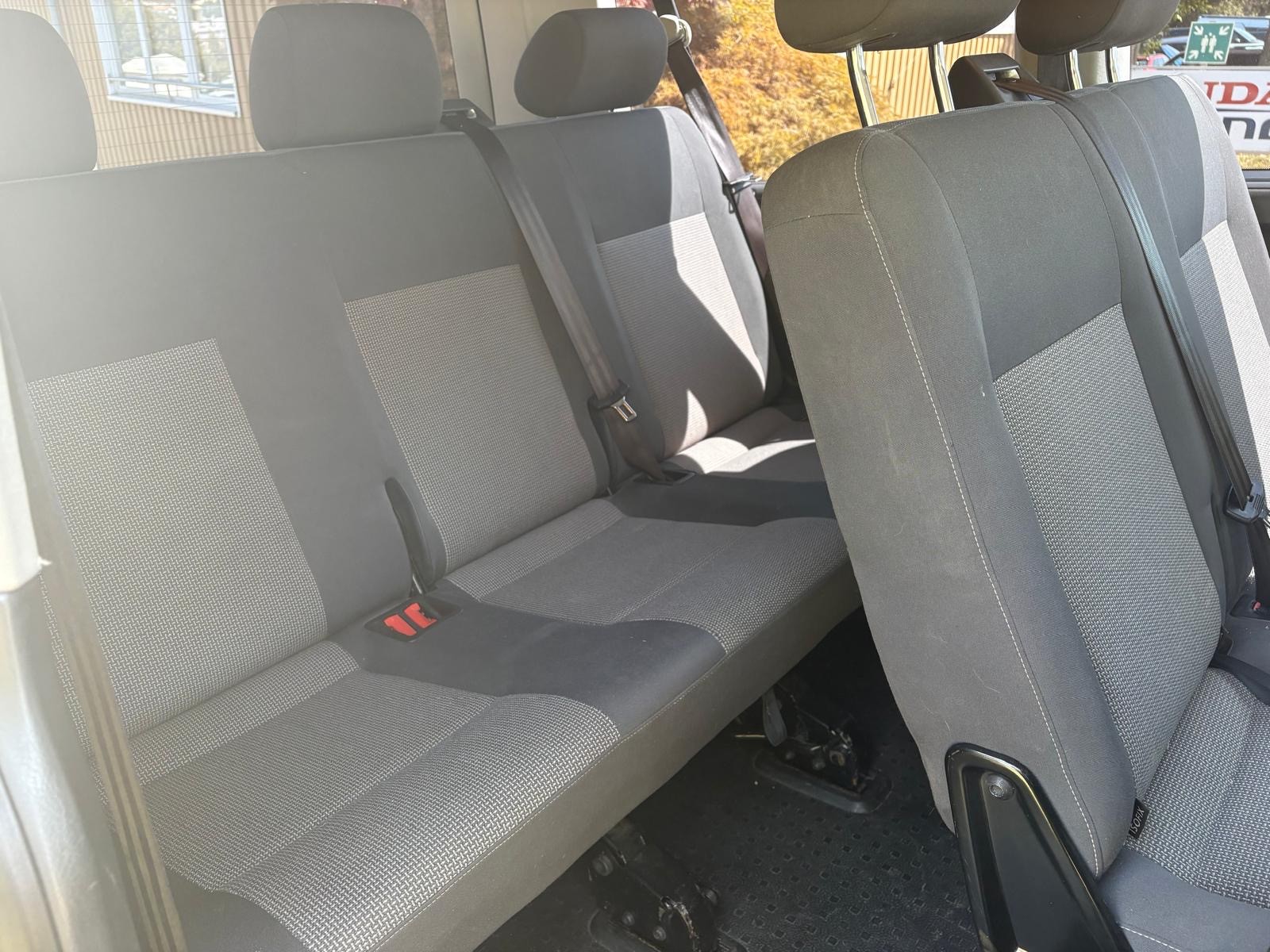 VW T5 caravelle 7 HC 9 Places-image-10