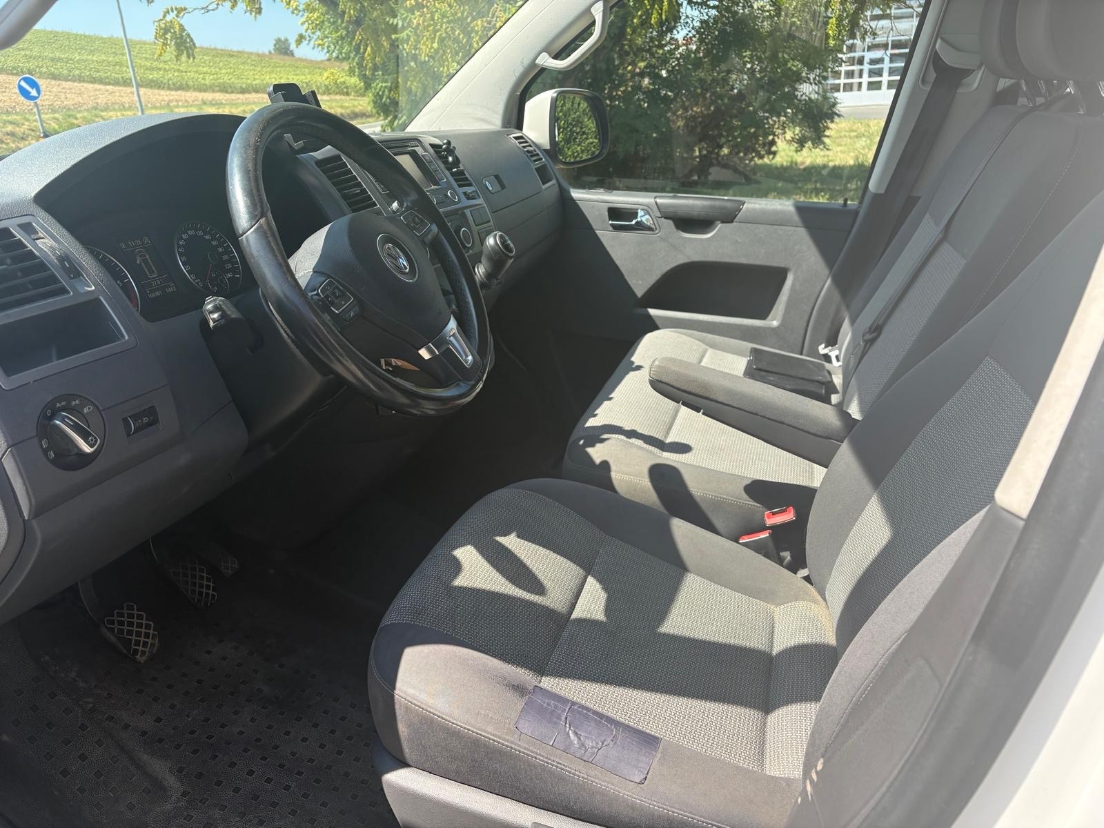 VW T5 caravelle 7 HC 9 Places-image-8